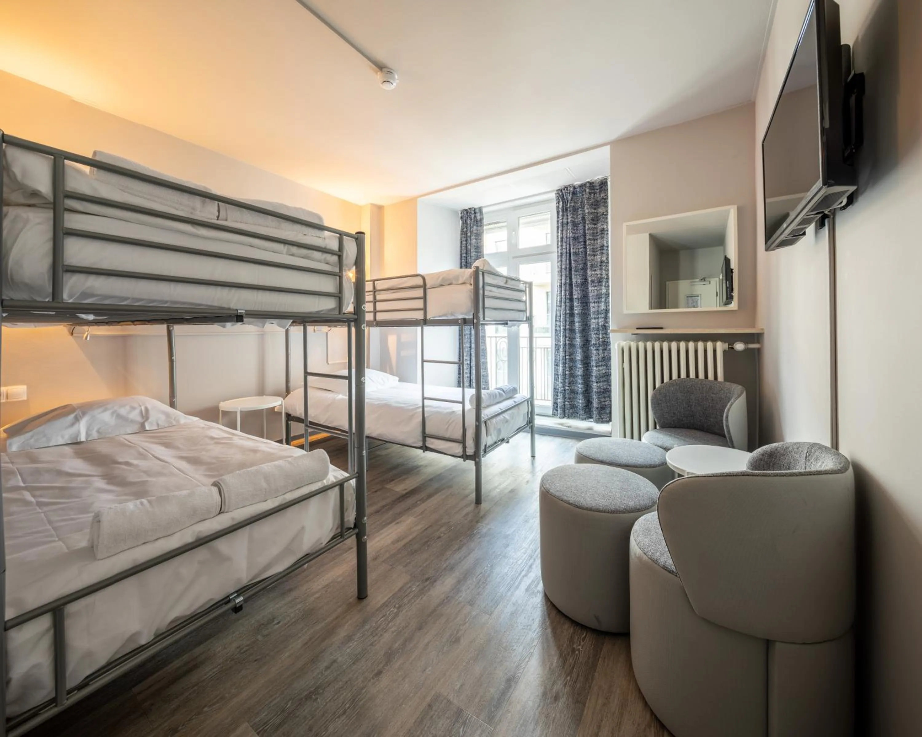 Photo of the whole room, Bed in Hotel Bristol