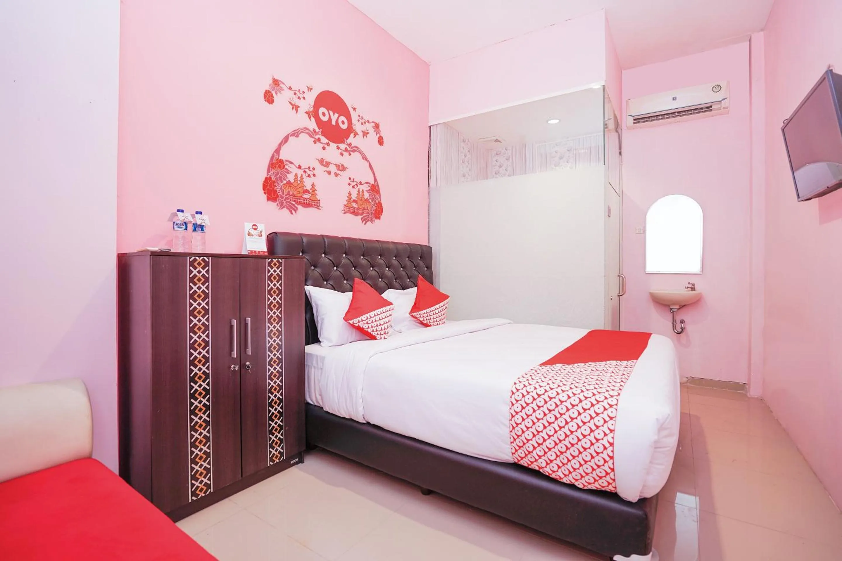 Deluxe Double Room in Hotel O Juanda Near Terminal International Juanda