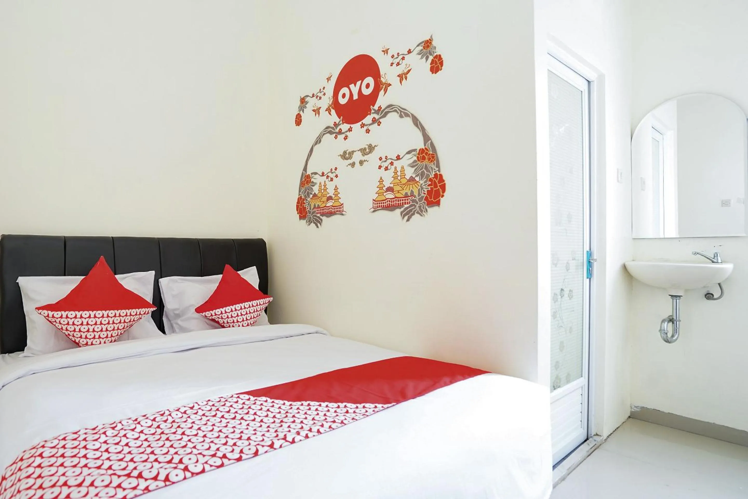 Bedroom, Bed in Hotel O Juanda Near Terminal International Juanda