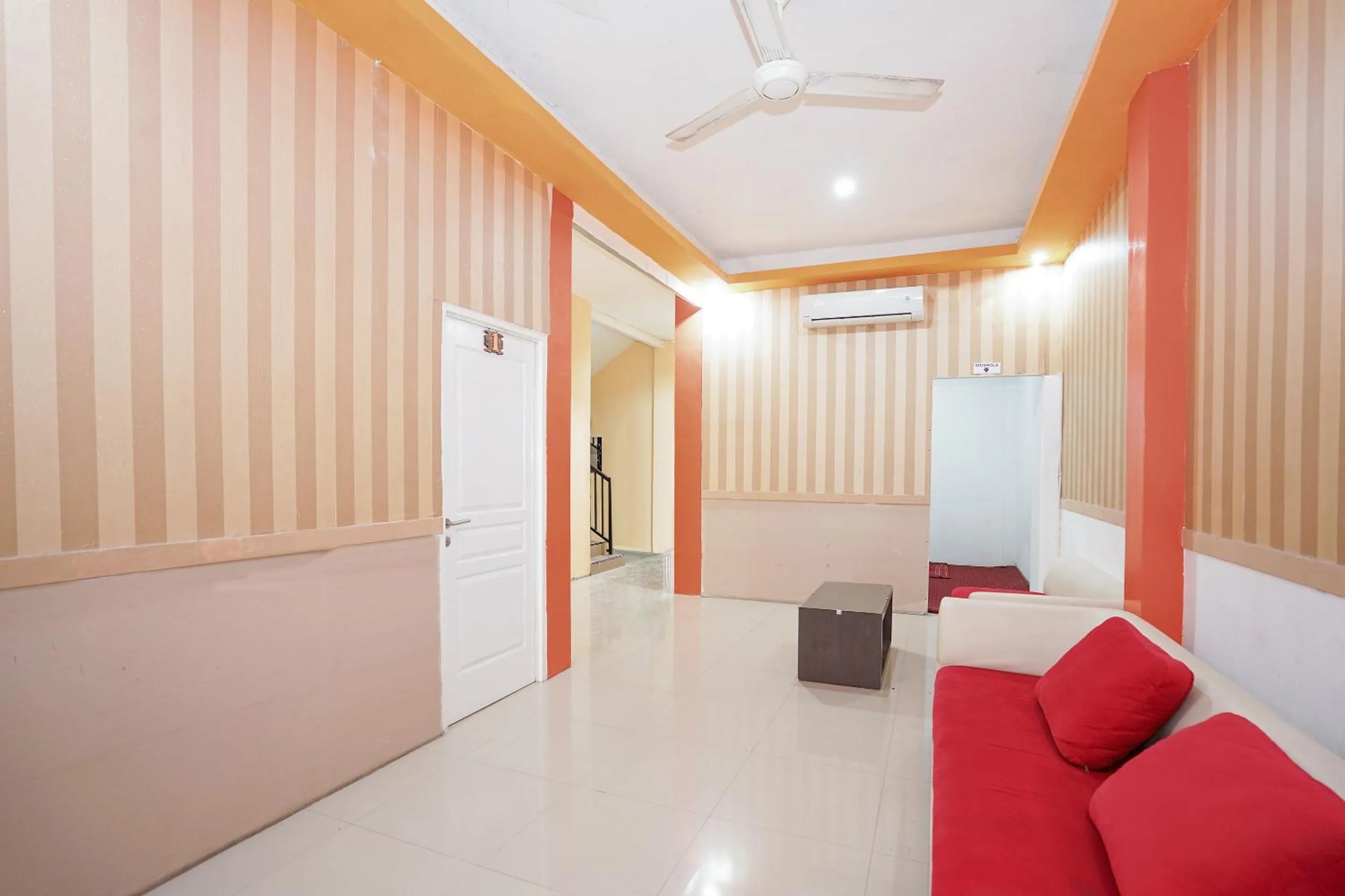 Lobby or reception in Hotel O Juanda Near Terminal International Juanda