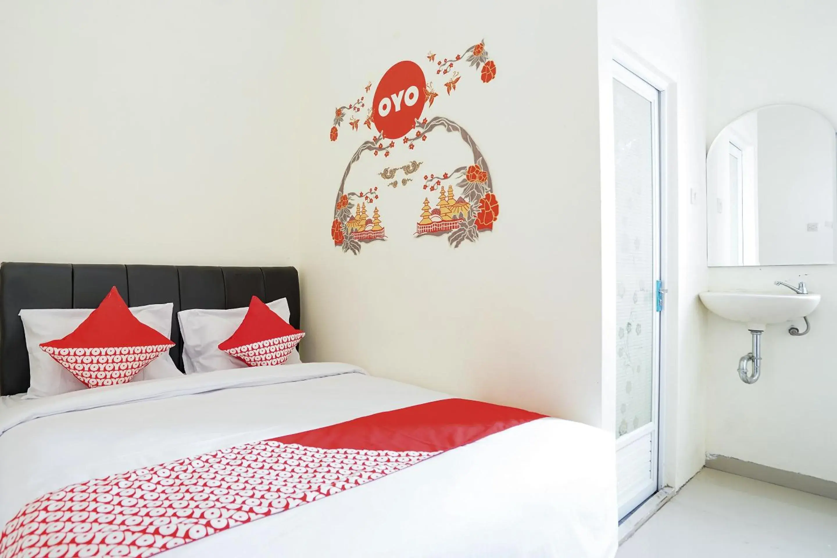 Bedroom, Bed in Hotel O Juanda Near Terminal International Juanda Bedroom, Bed in Hotel O Juanda Near Terminal International Juanda