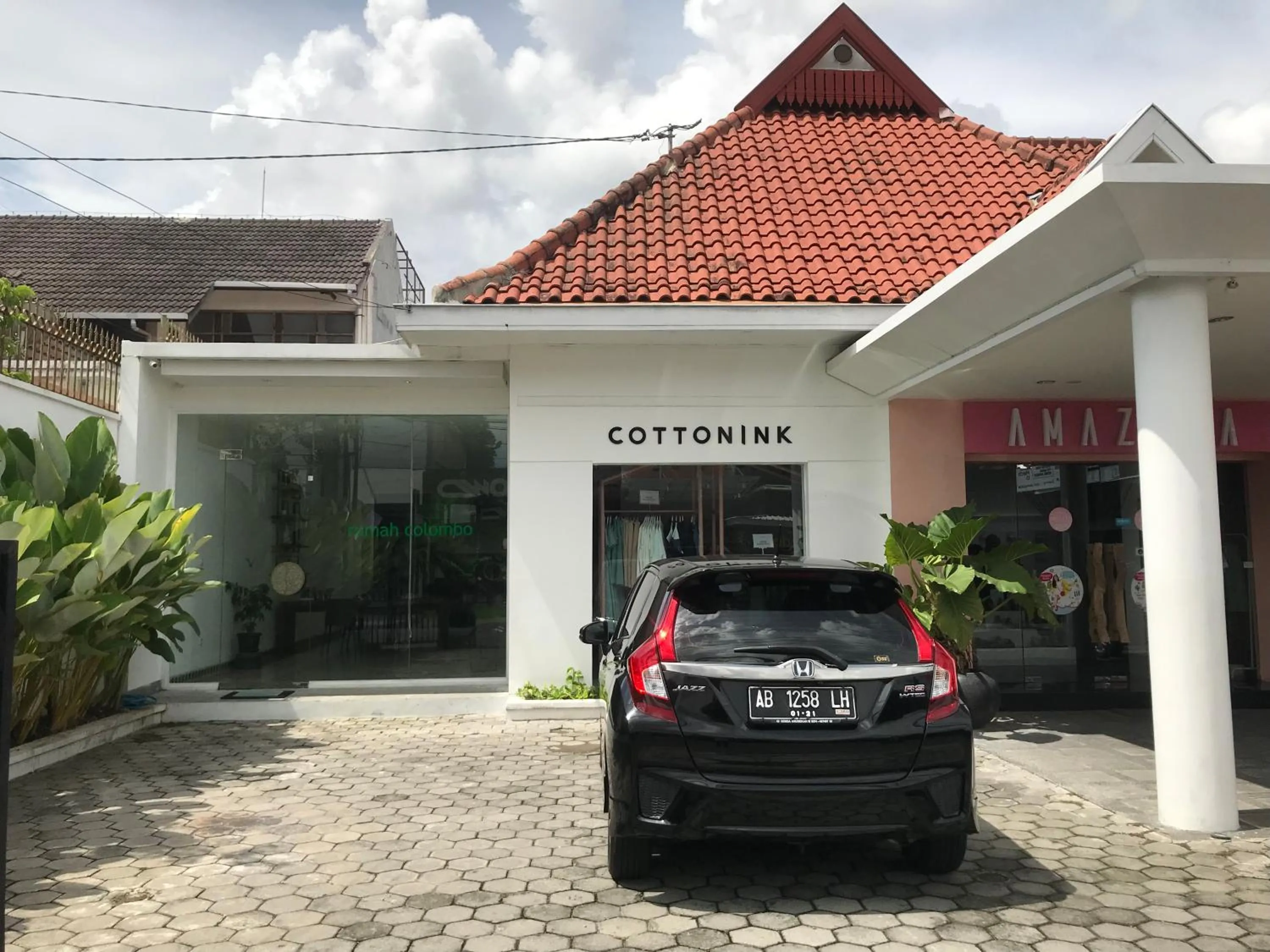 Property building in RedDoorz Plus @ Demangan Gejayan