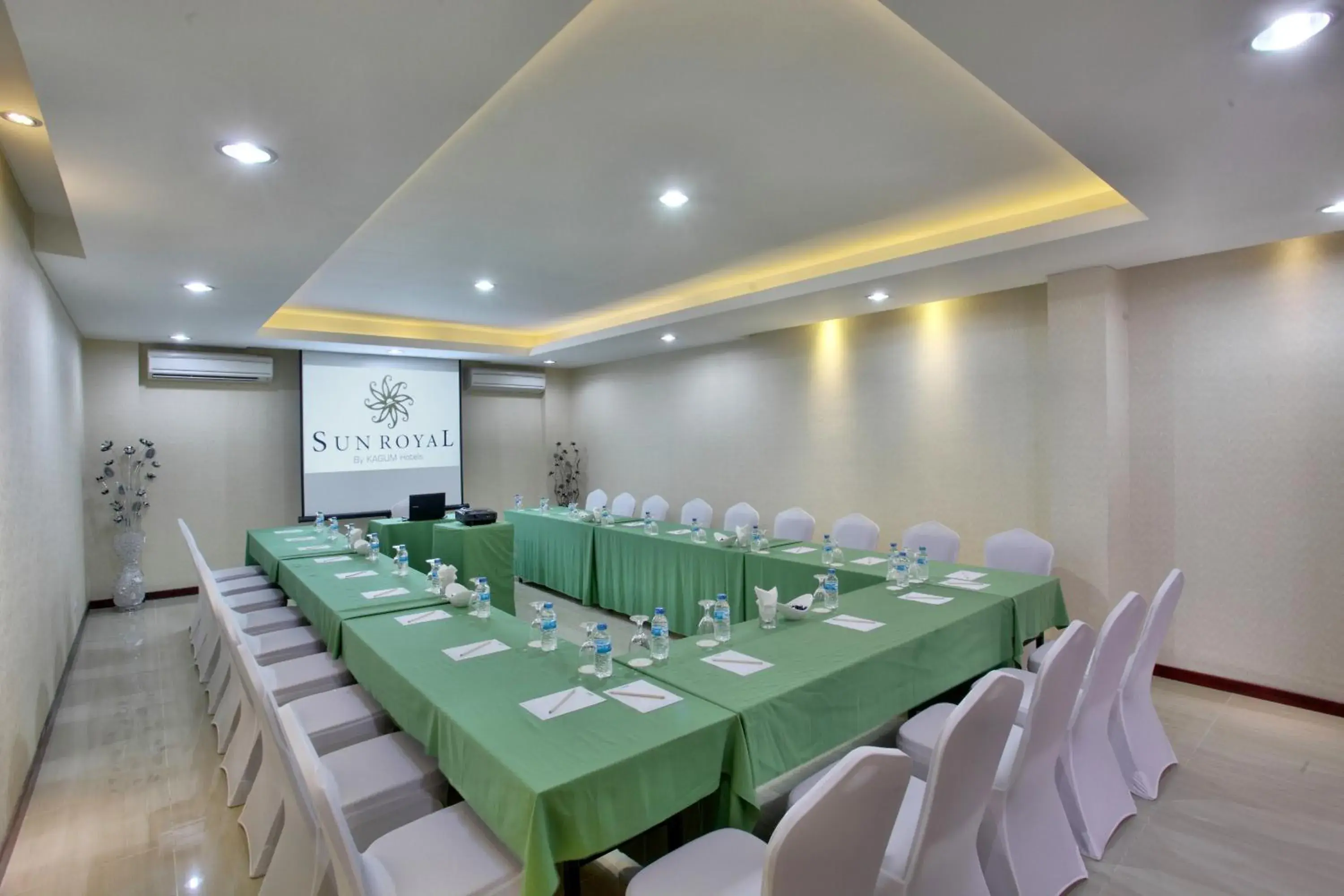 Business facilities in Sun Royal Hotel