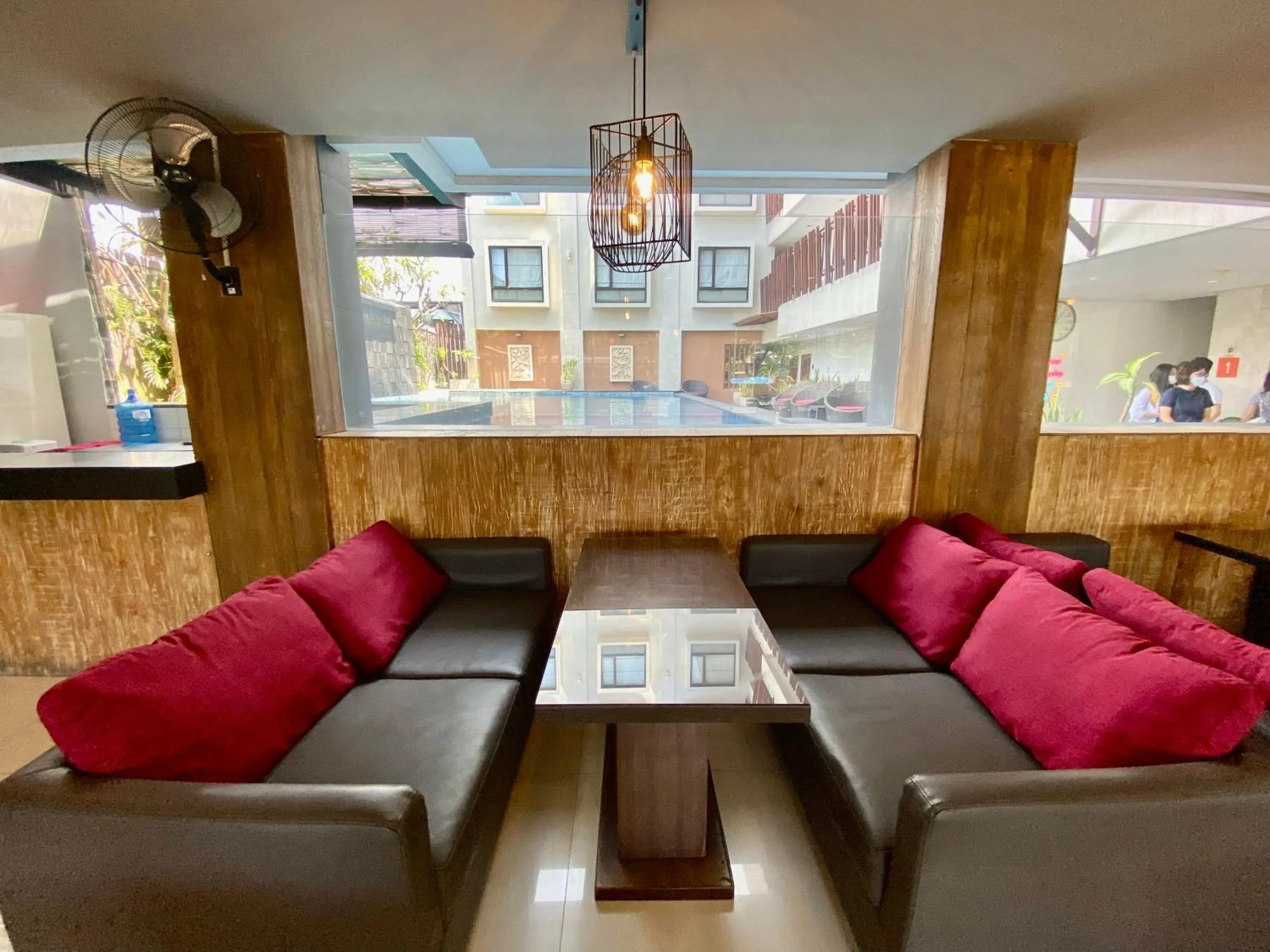 Restaurant/places to eat in Sun Royal Hotel