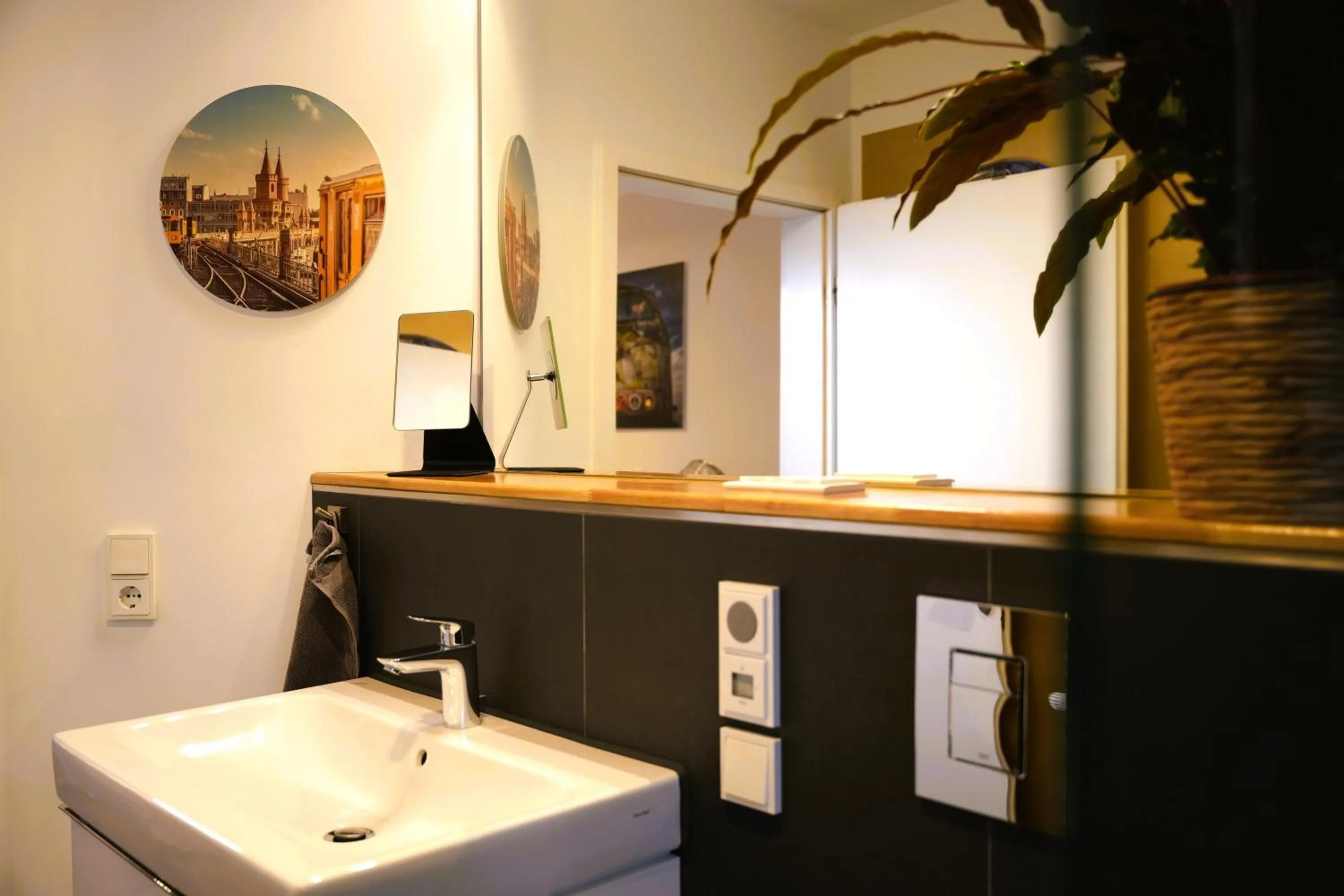 Bathroom in The Berlin Getaway / 80qm in Berlin's Historic Diplomatic Quarter