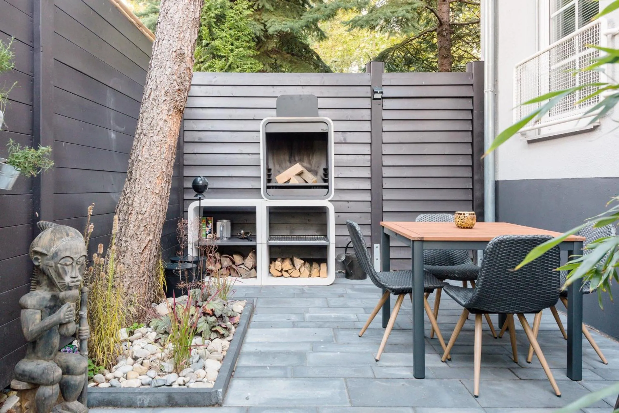 Patio in The Berlin Getaway / 80qm in Berlin's Historic Diplomatic Quarter