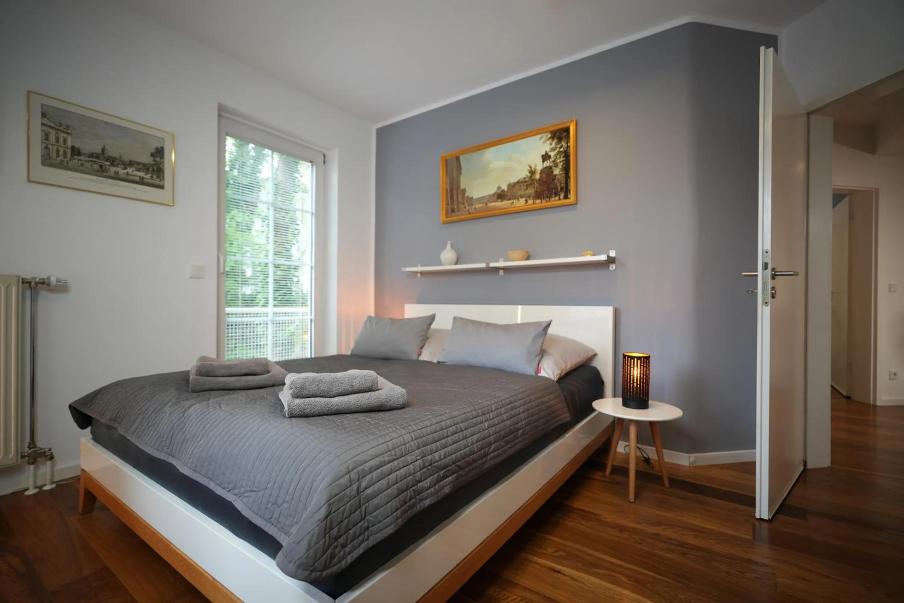 Bed in The Berlin Getaway / 80qm in Berlin's Historic Diplomatic Quarter