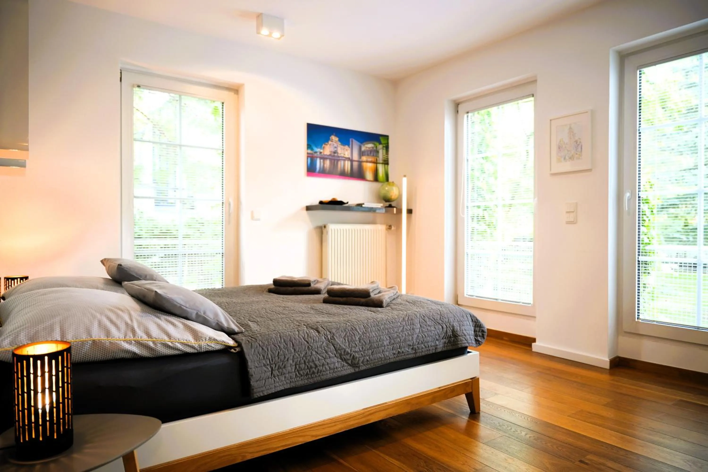Bed in The Berlin Getaway / 80qm in Berlin's Historic Diplomatic Quarter