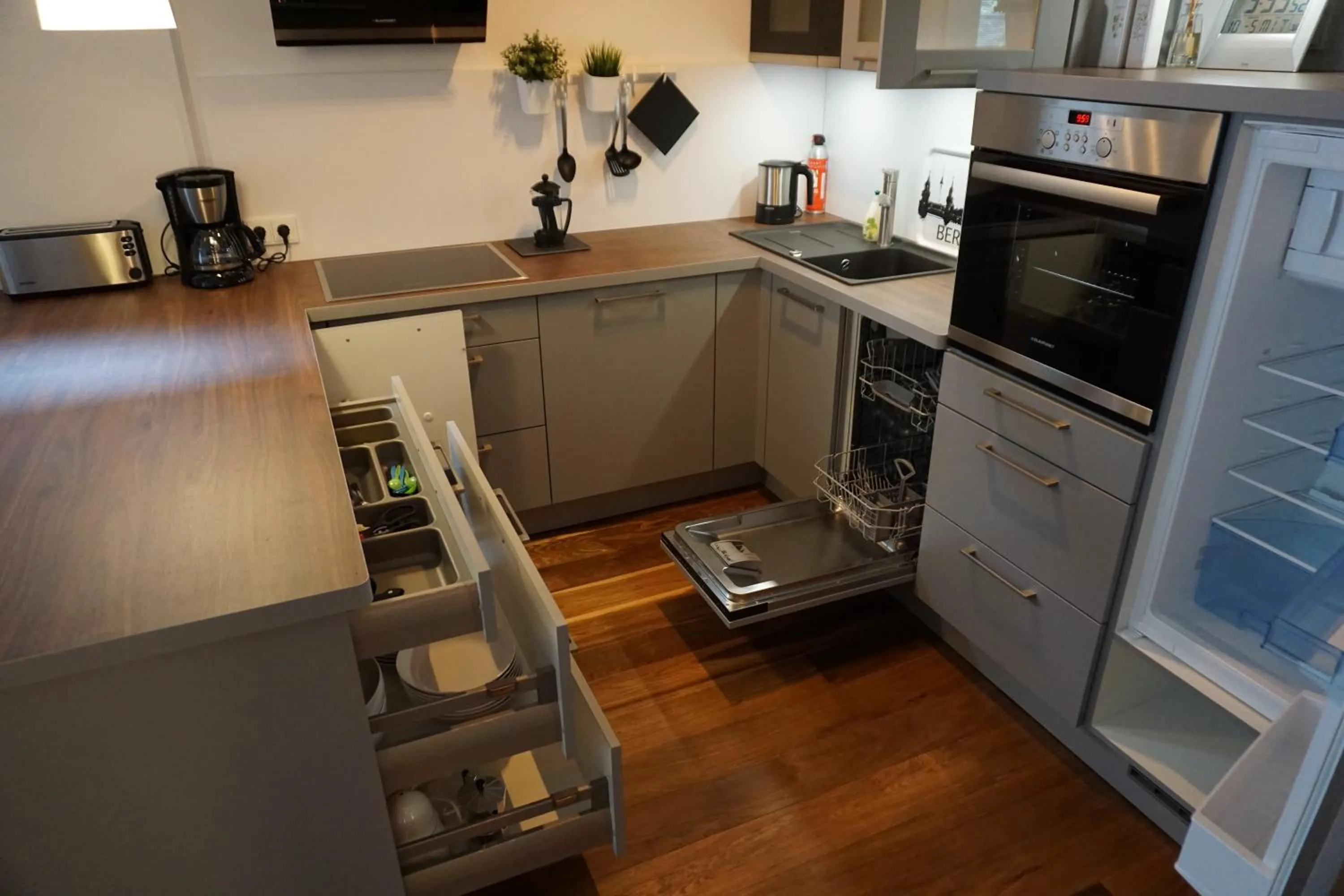 Coffee/tea facilities in The Berlin Getaway / 80qm in Berlin's Historic Diplomatic Quarter