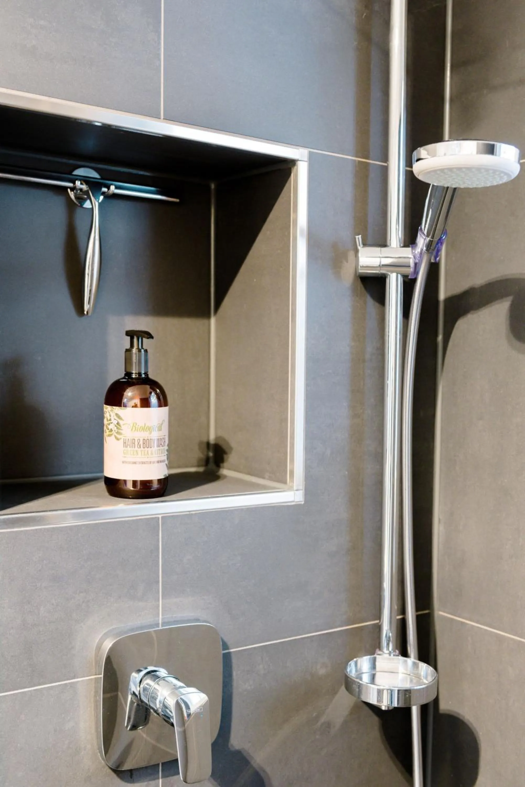 Shower in The Berlin Getaway / 80qm in Berlin's Historic Diplomatic Quarter