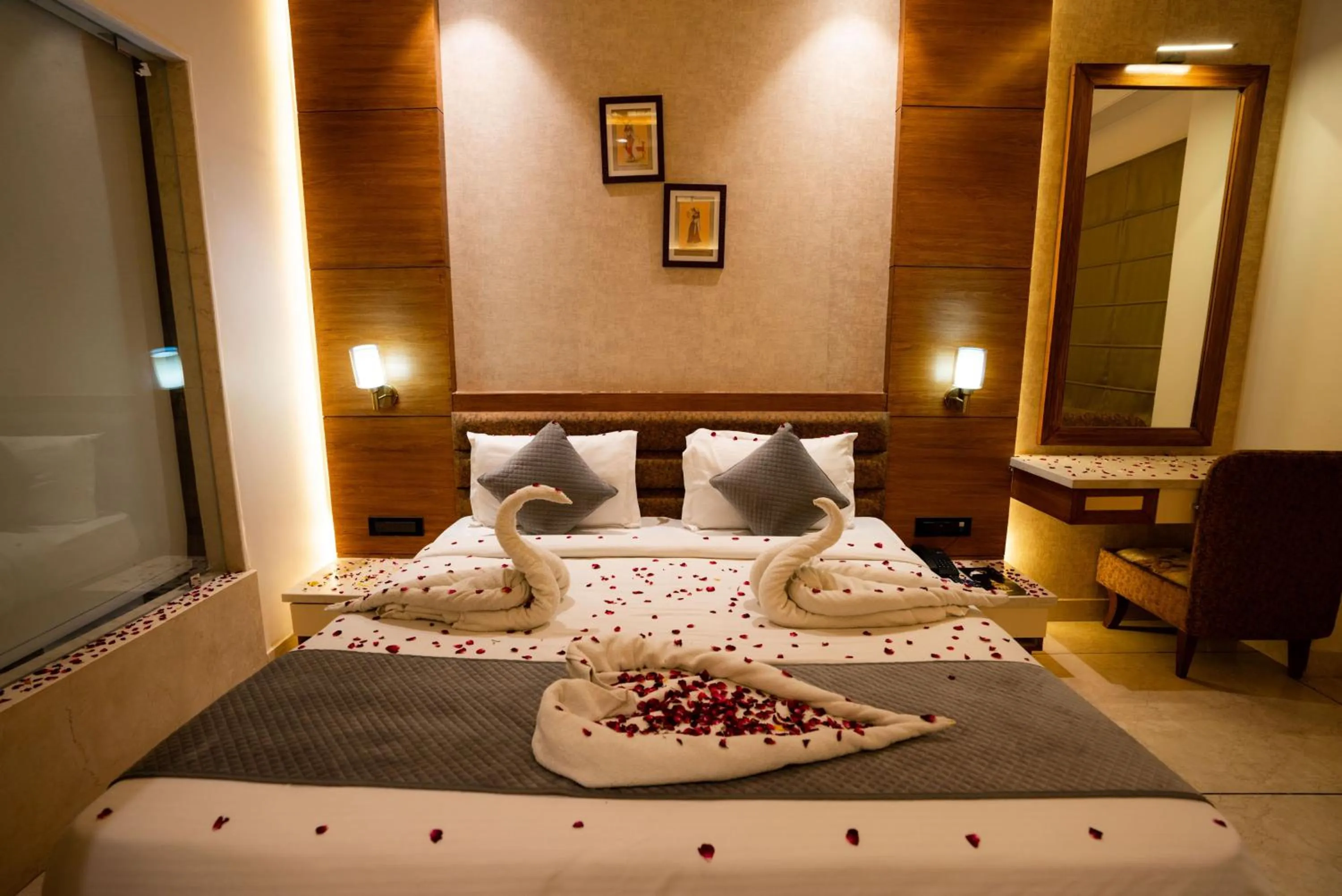 Bedroom, Bed in Hotel RR 62-Jaipur City Centre Hotel