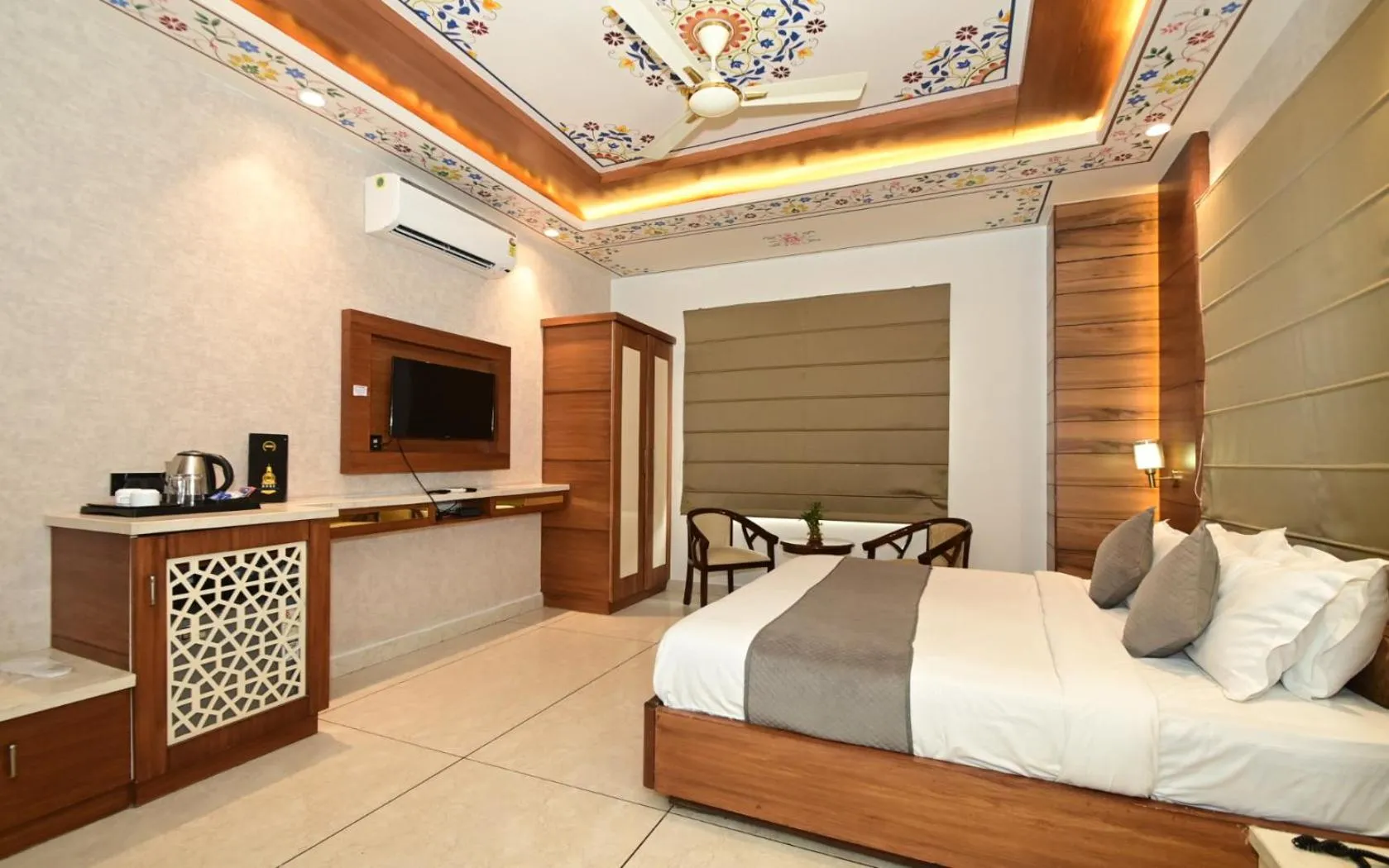 Bed in Hotel RR 62-Jaipur City Centre Hotel