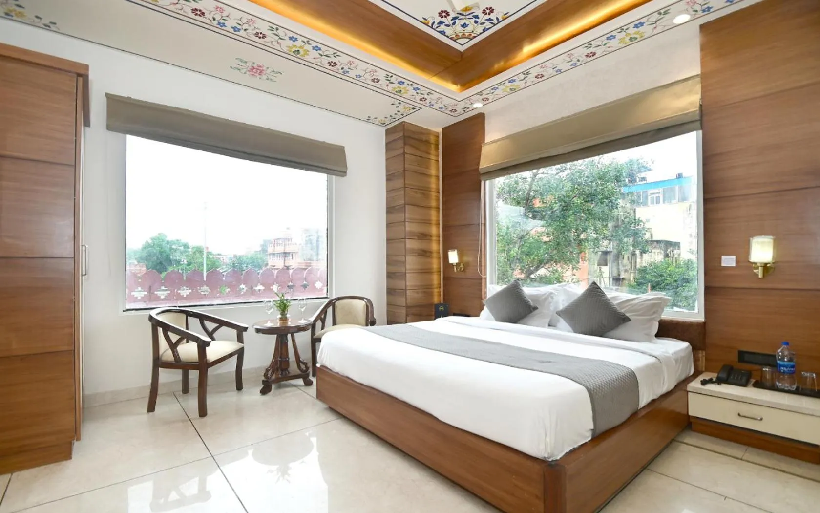 Bed in Hotel RR 62-Jaipur City Centre Hotel
