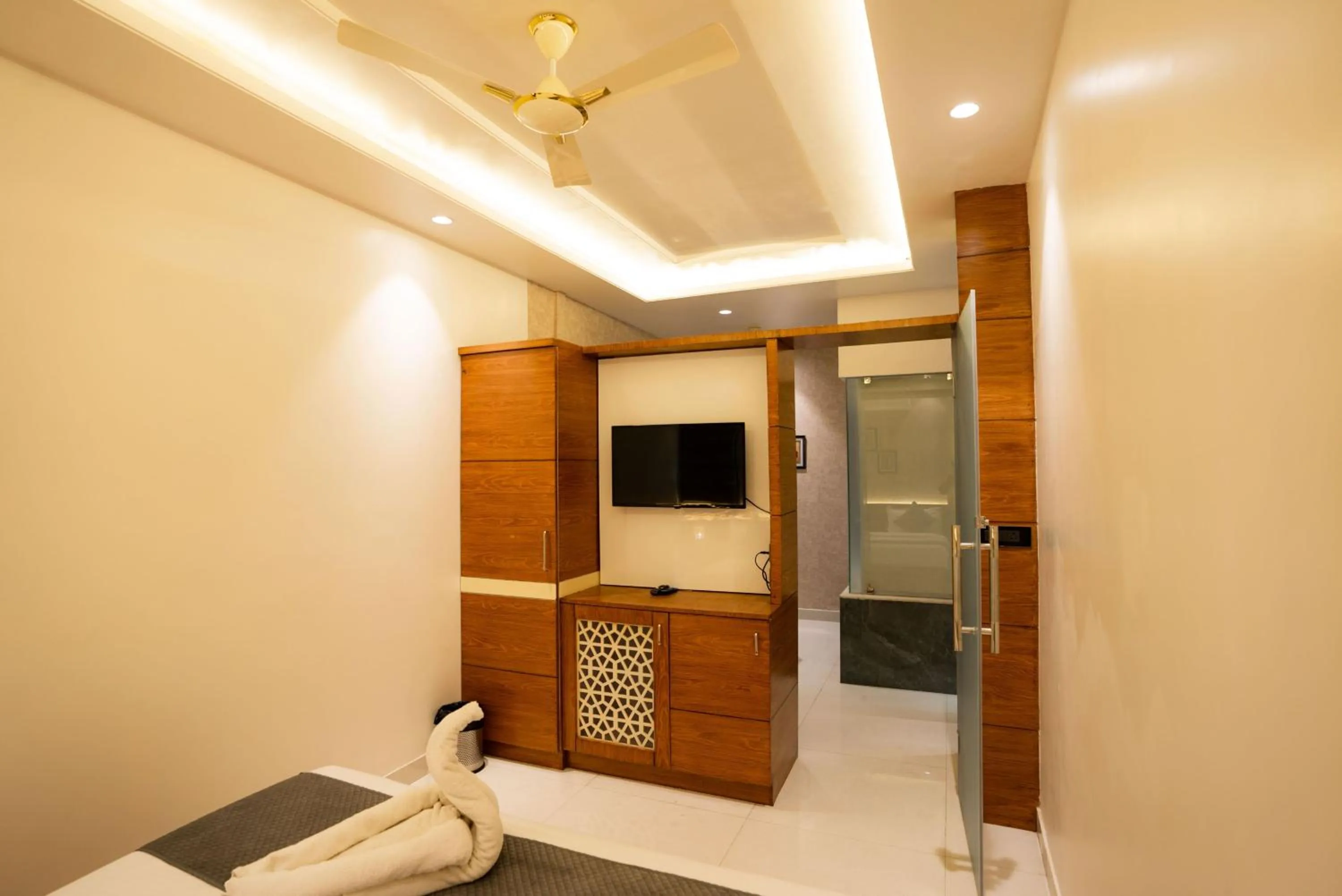 Bedroom, Bed in Hotel RR 62-Jaipur City Centre Hotel