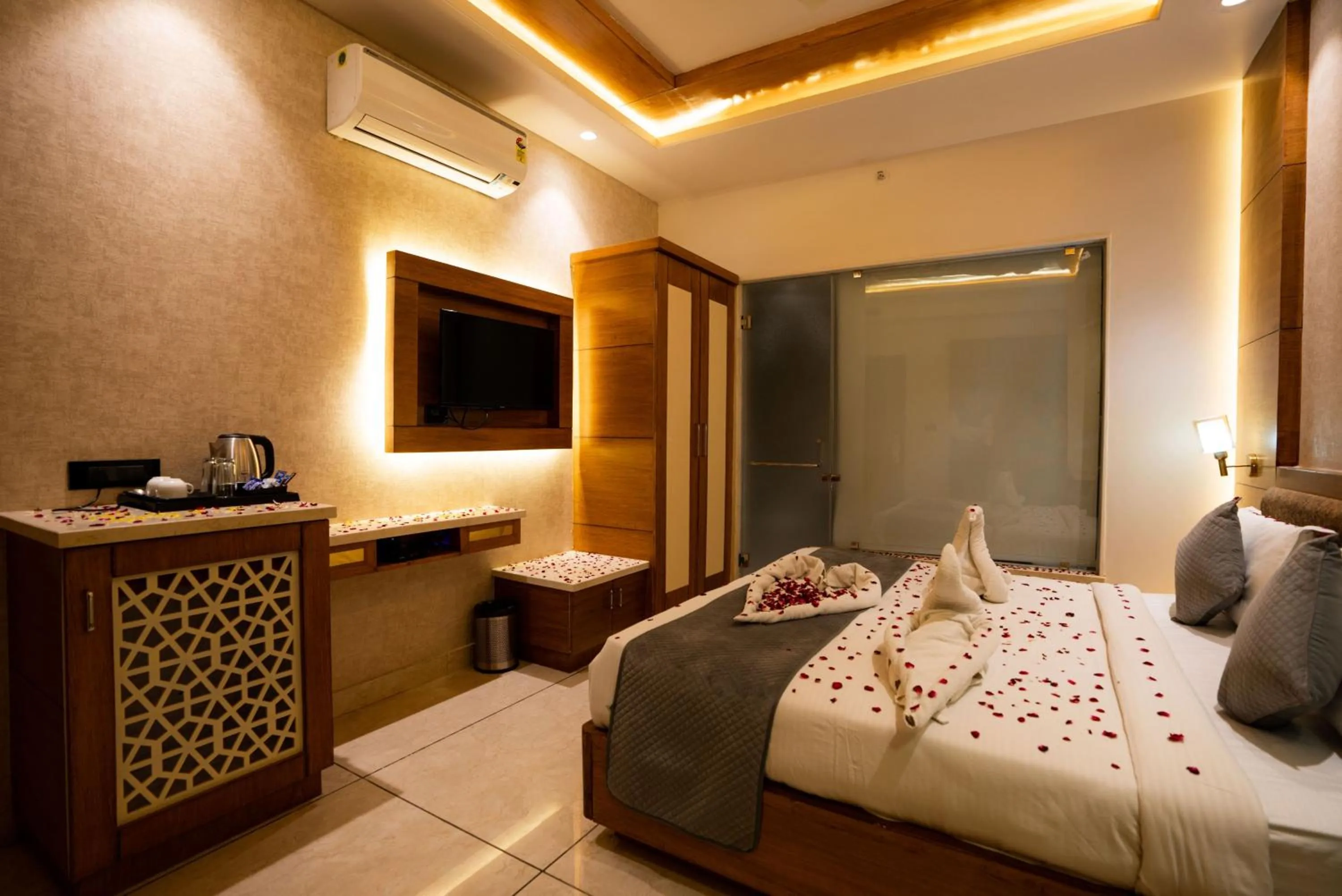 Bed in Hotel RR 62-Jaipur City Centre Hotel