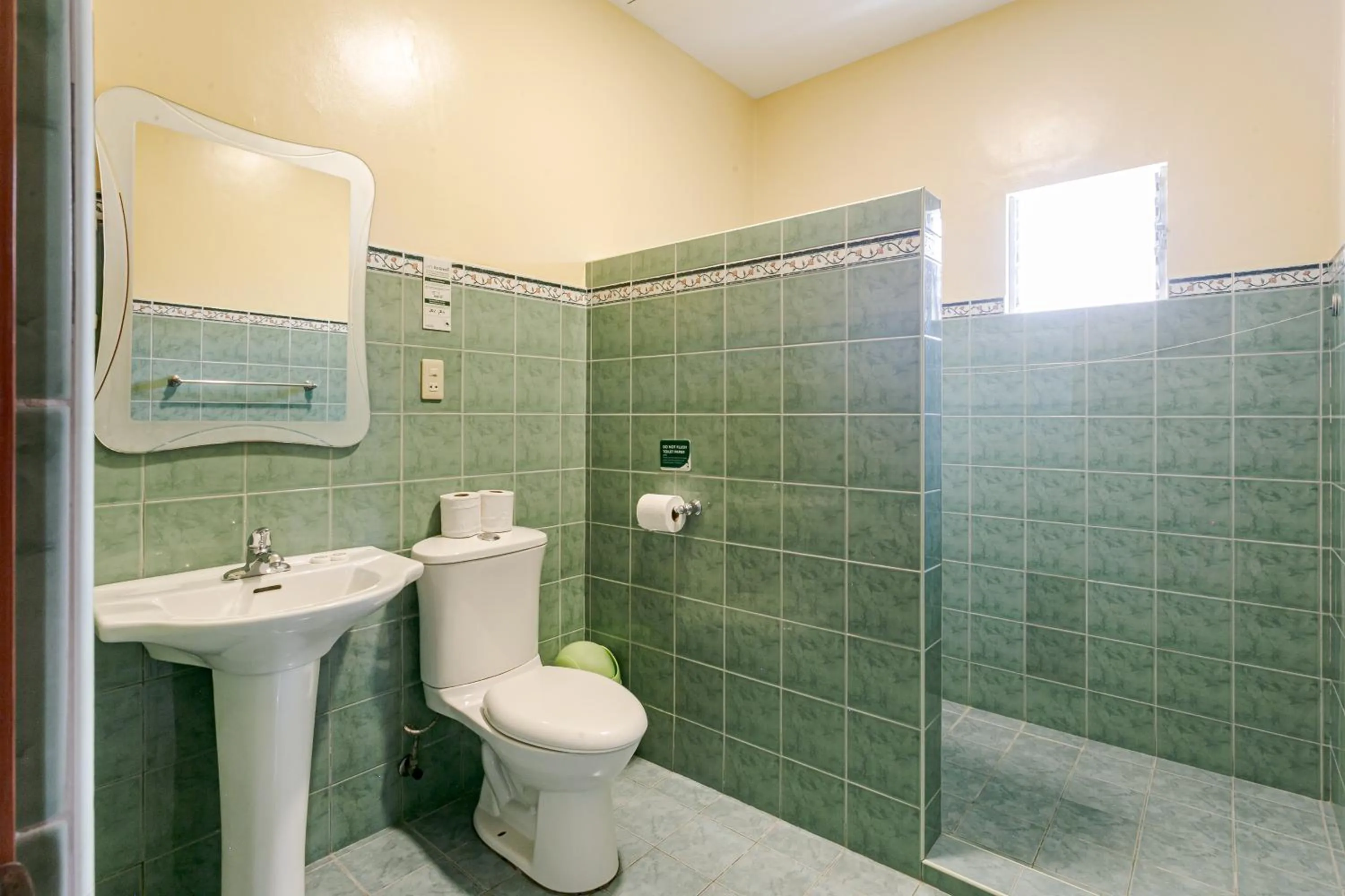 Toilet in Turtle Bay Dive Resort