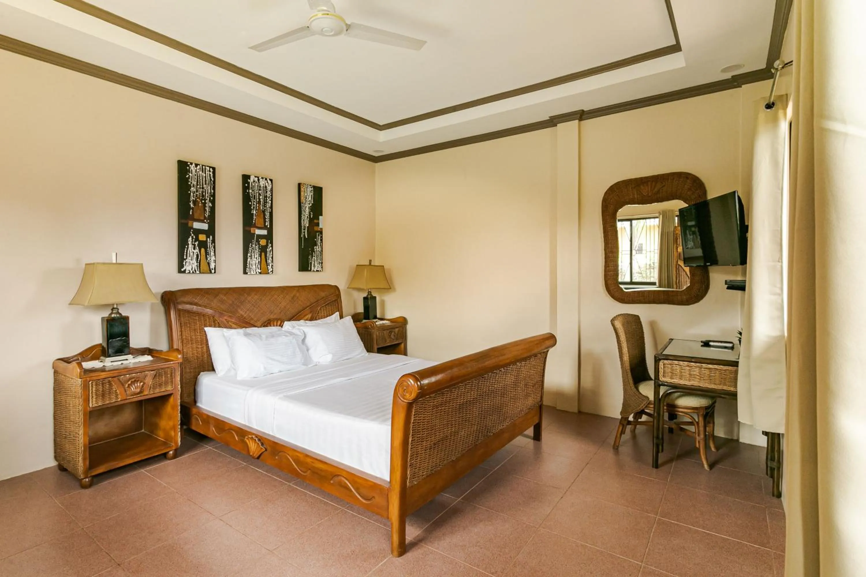 Bedroom, Bed in Turtle Bay Dive Resort