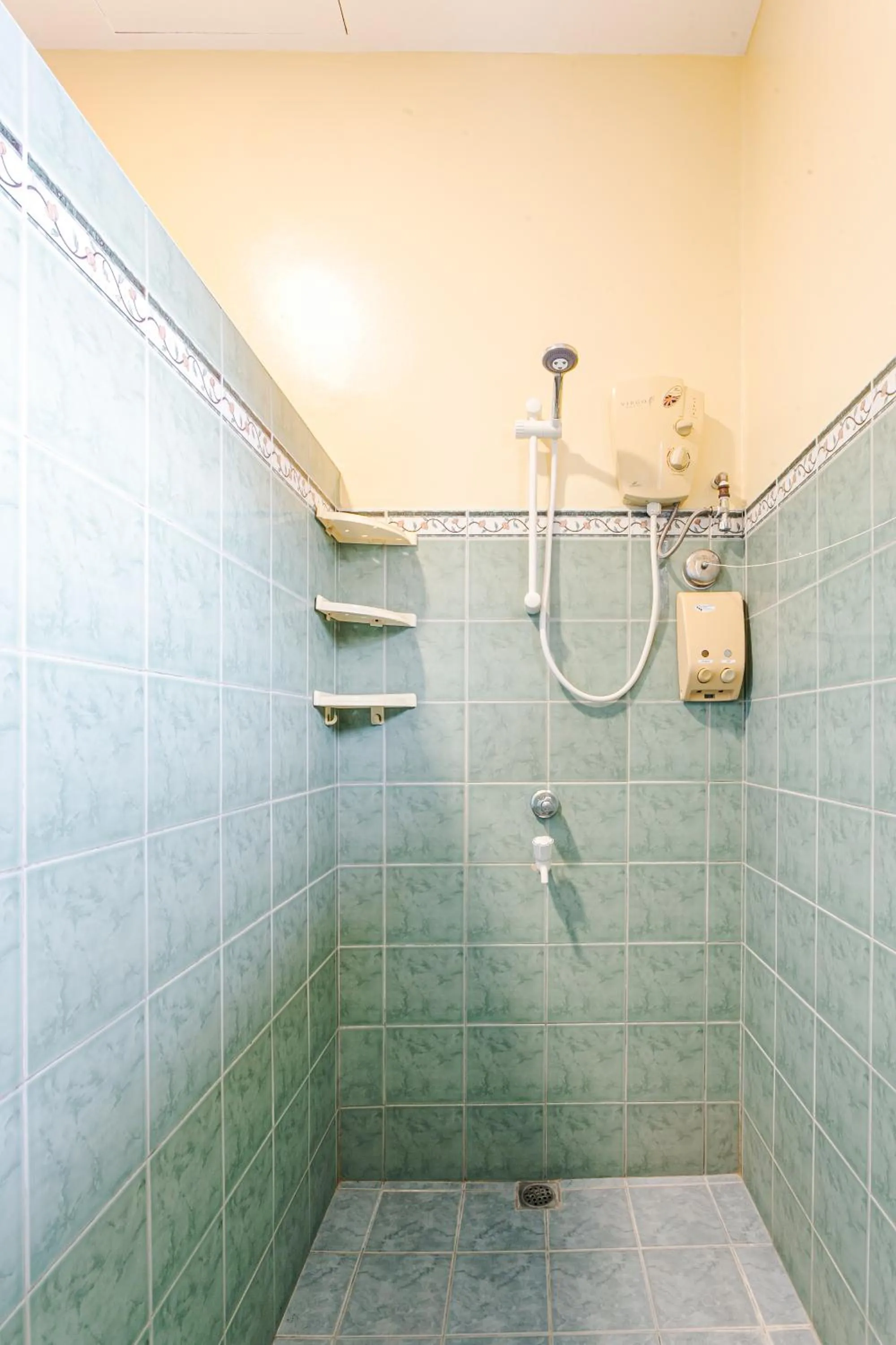 Shower in Turtle Bay Dive Resort
