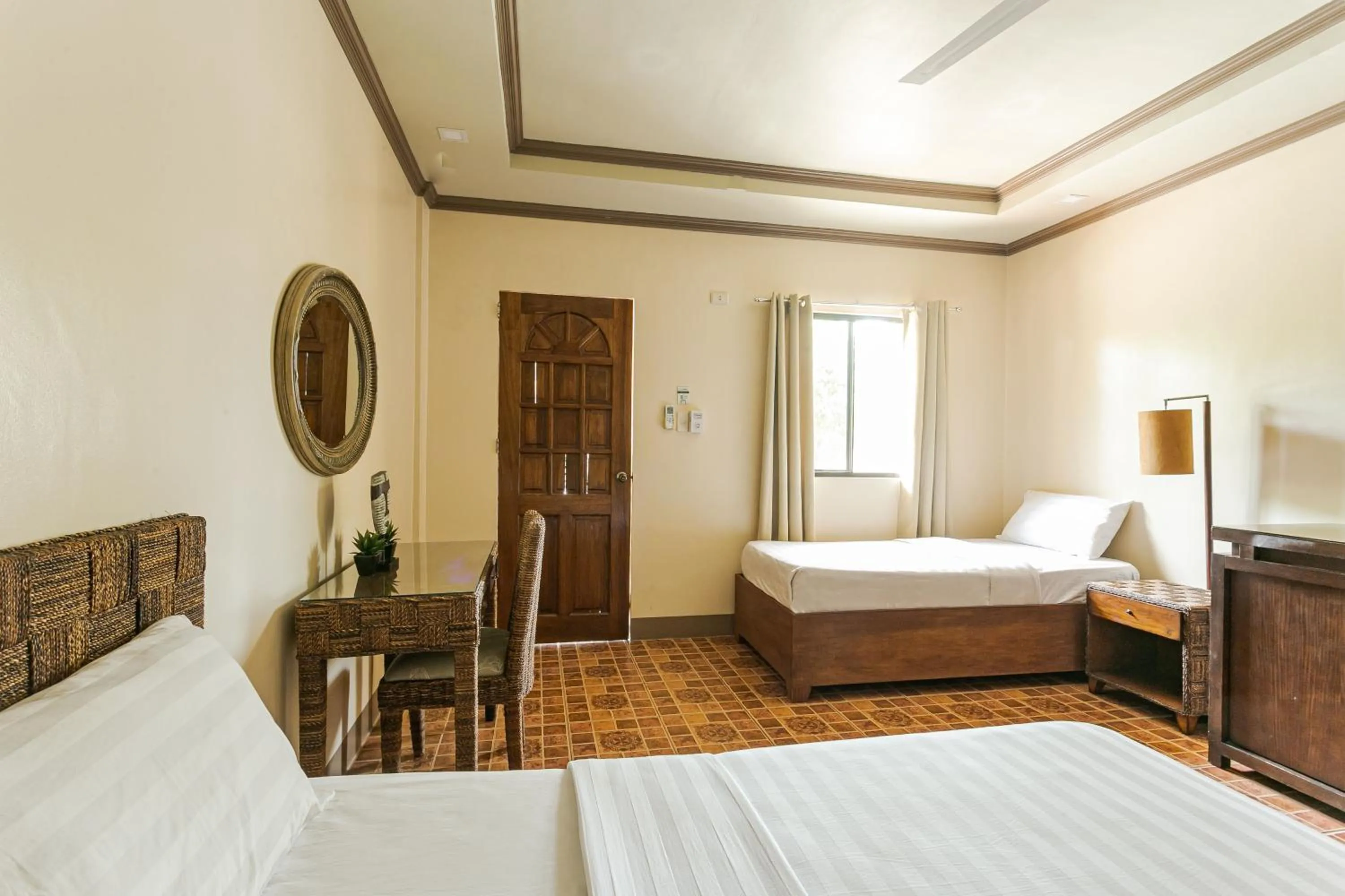 Bedroom, Bed in Turtle Bay Dive Resort