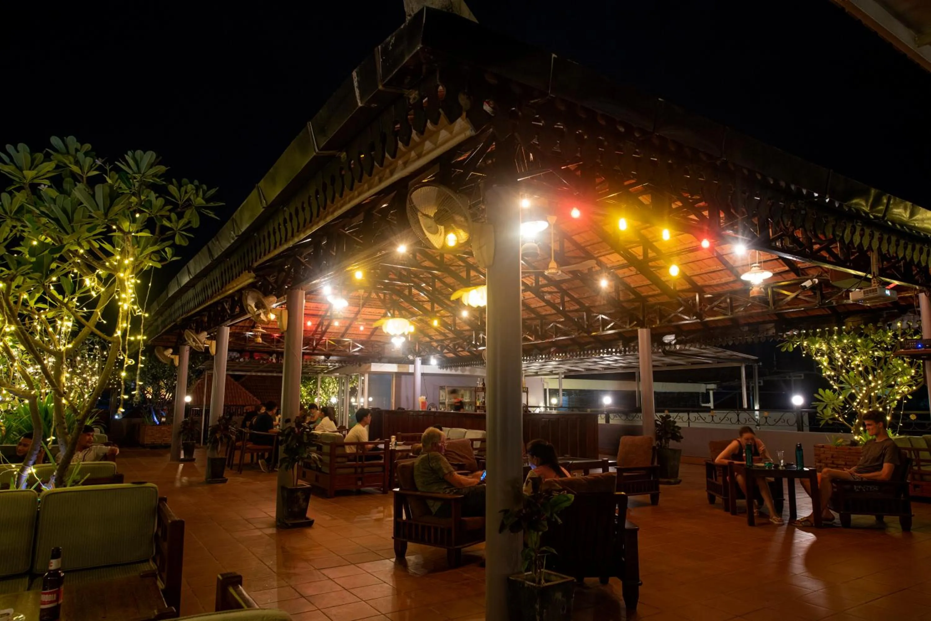 Lounge or bar in Royal Crown Hotel & Spa