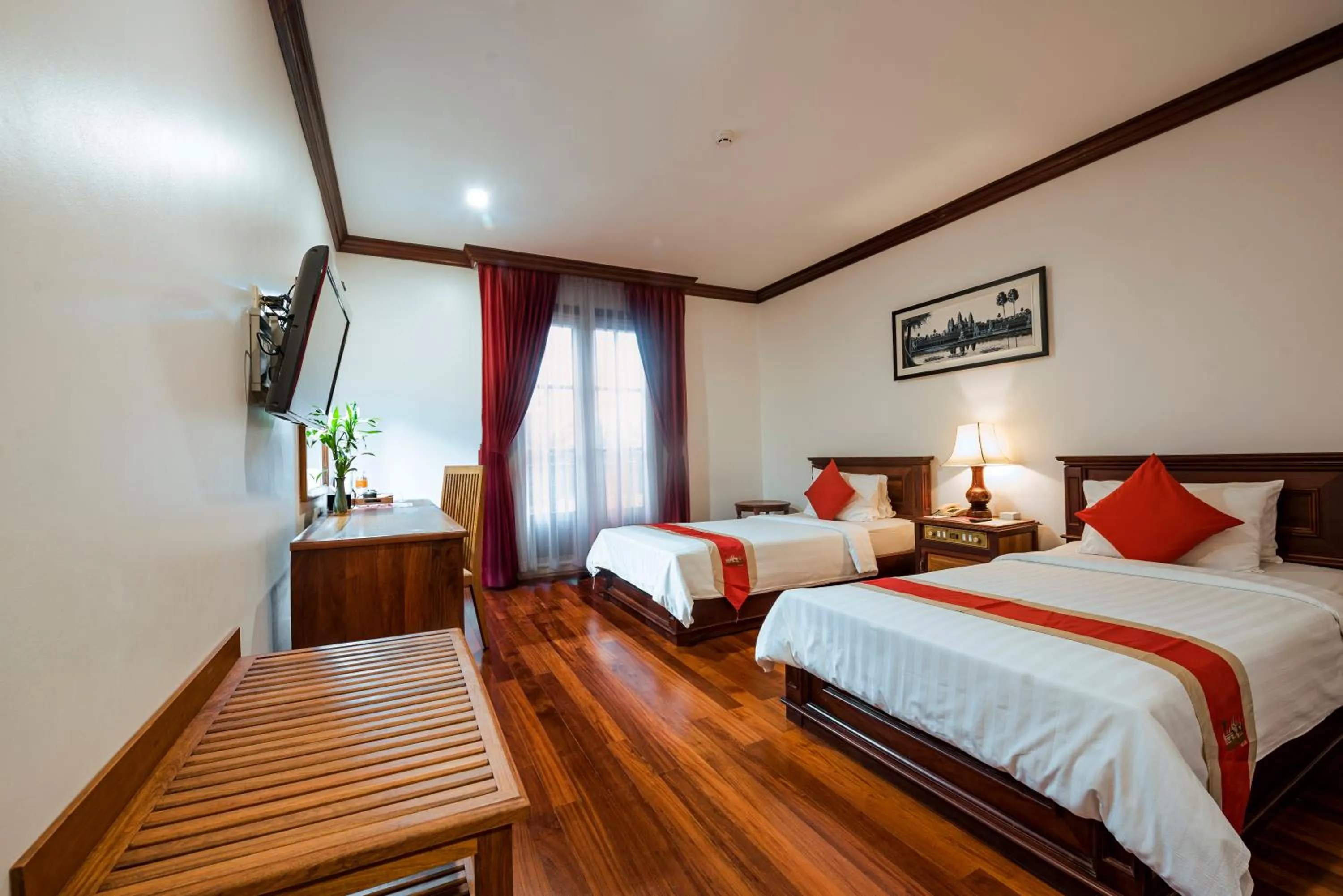 Bedroom, Bed in Royal Crown Hotel & Spa