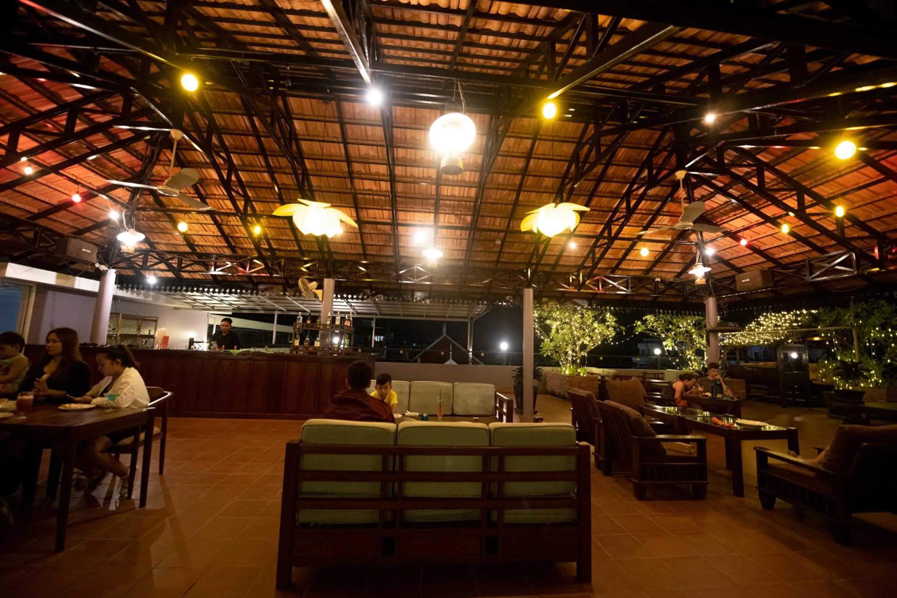 Lounge or bar in Royal Crown Hotel & Spa