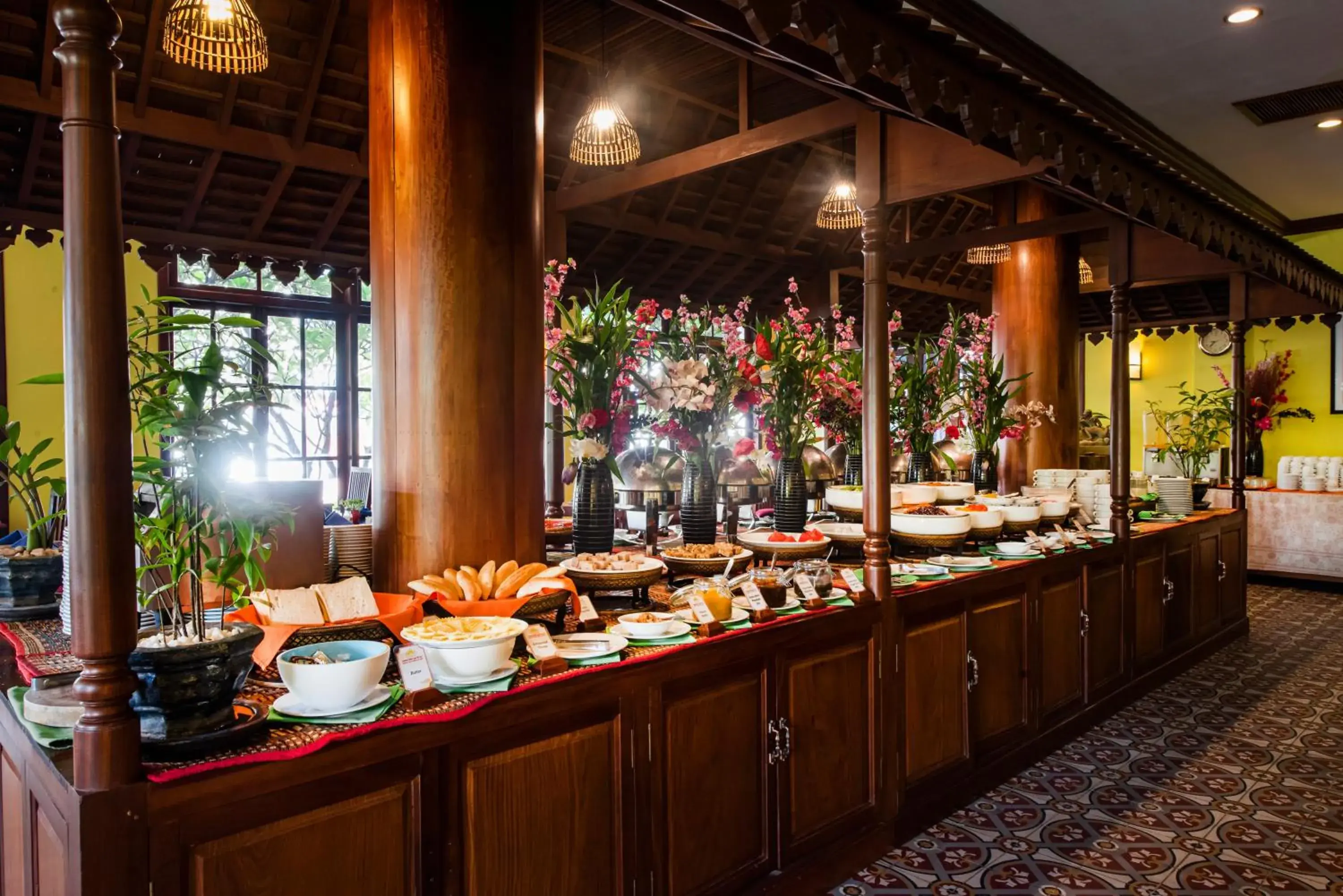 Restaurant/places to eat in Royal Crown Hotel & Spa Restaurant/places to eat in Royal Crown Hotel & Spa