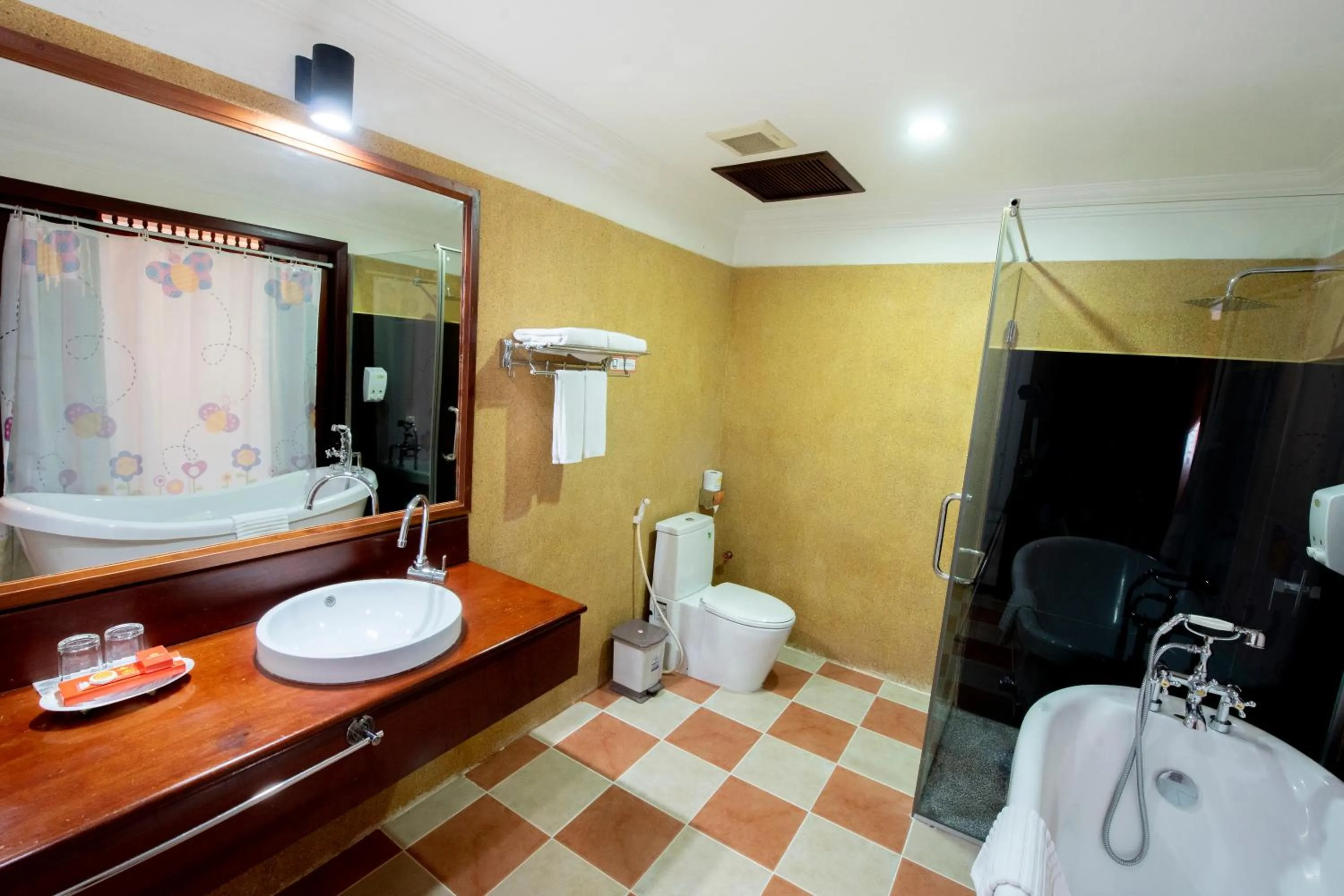 Bathroom in Royal Crown Hotel & Spa