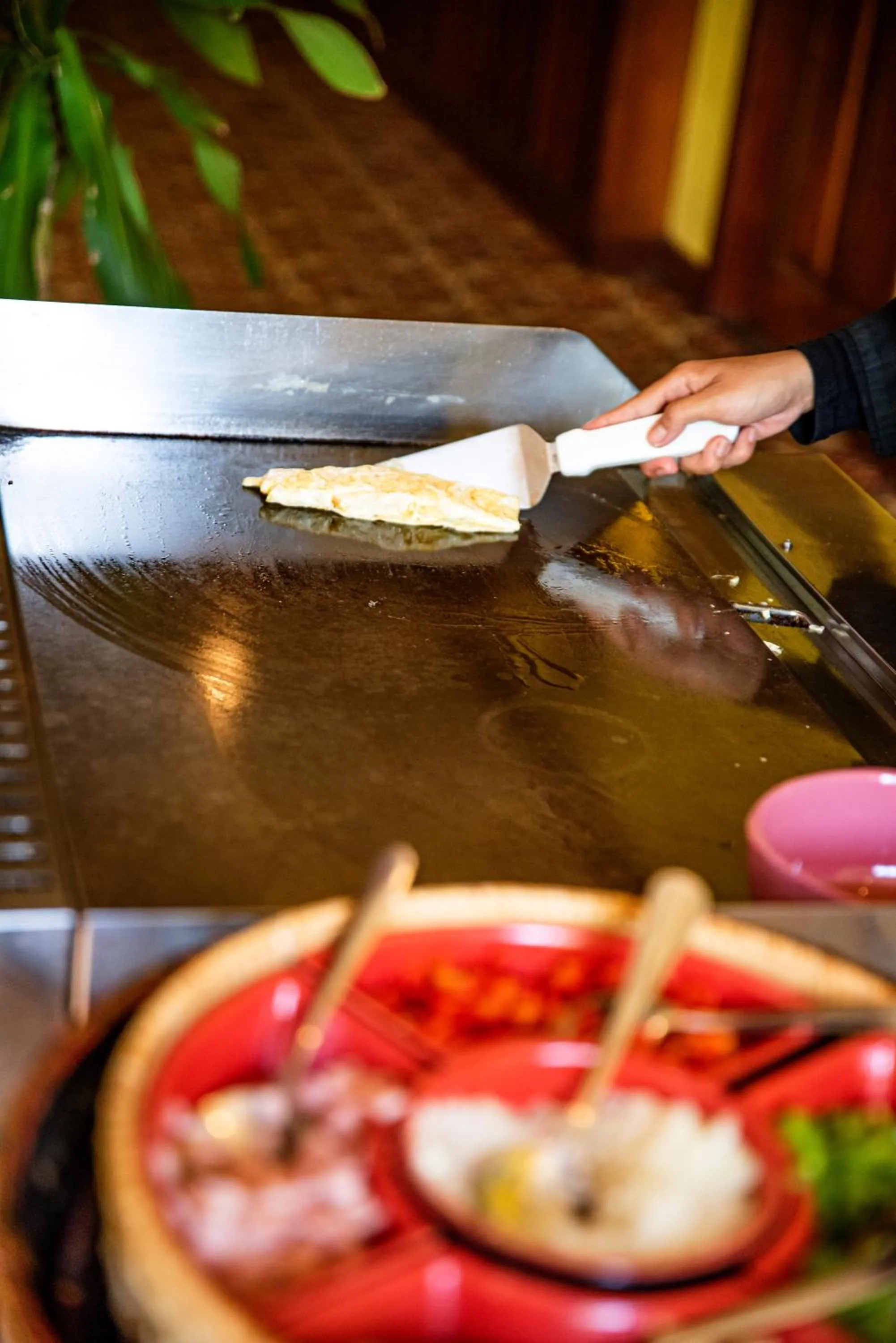 Restaurant/places to eat in Royal Crown Hotel & Spa