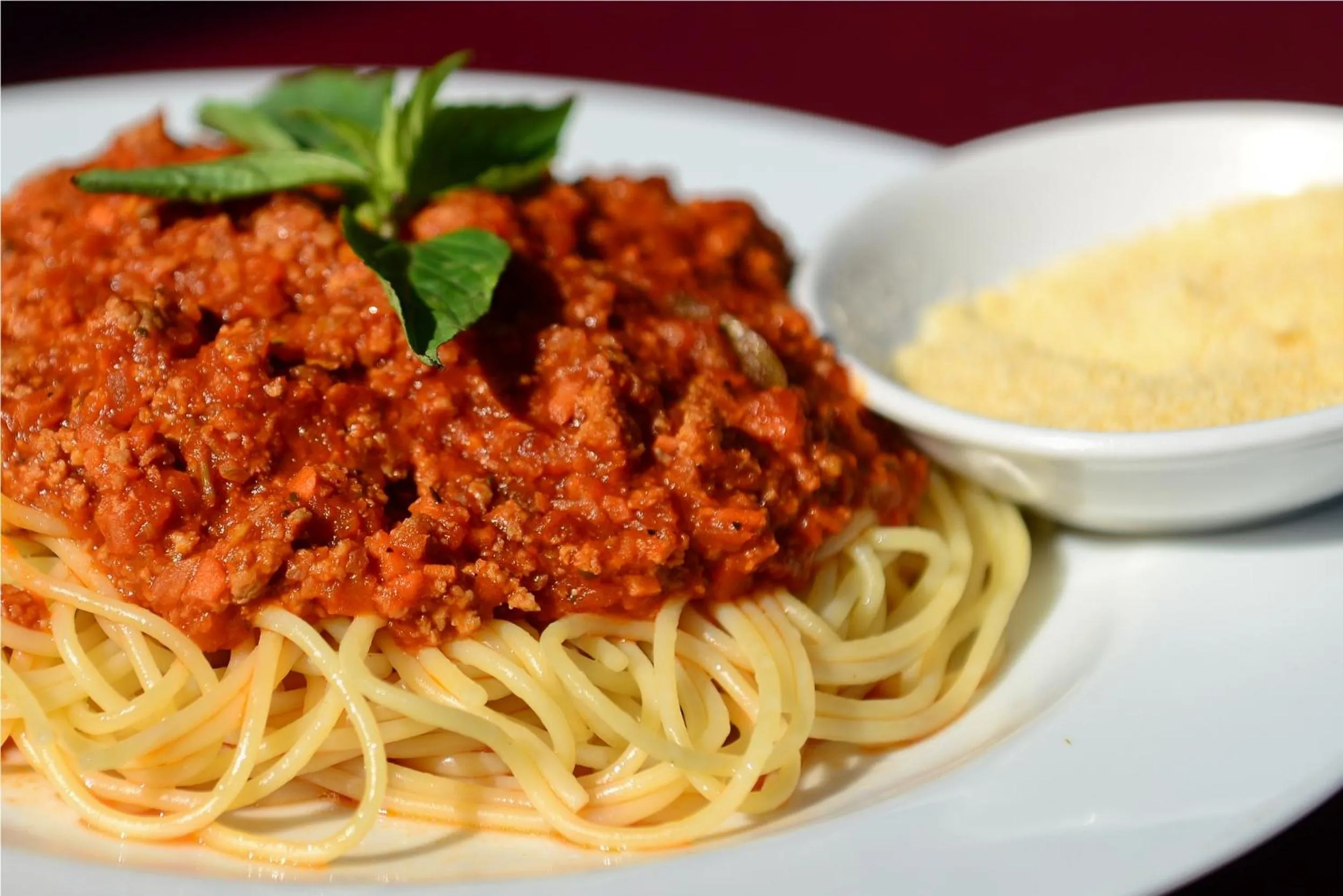 Restaurant/places to eat in Royal Crown Hotel & Spa