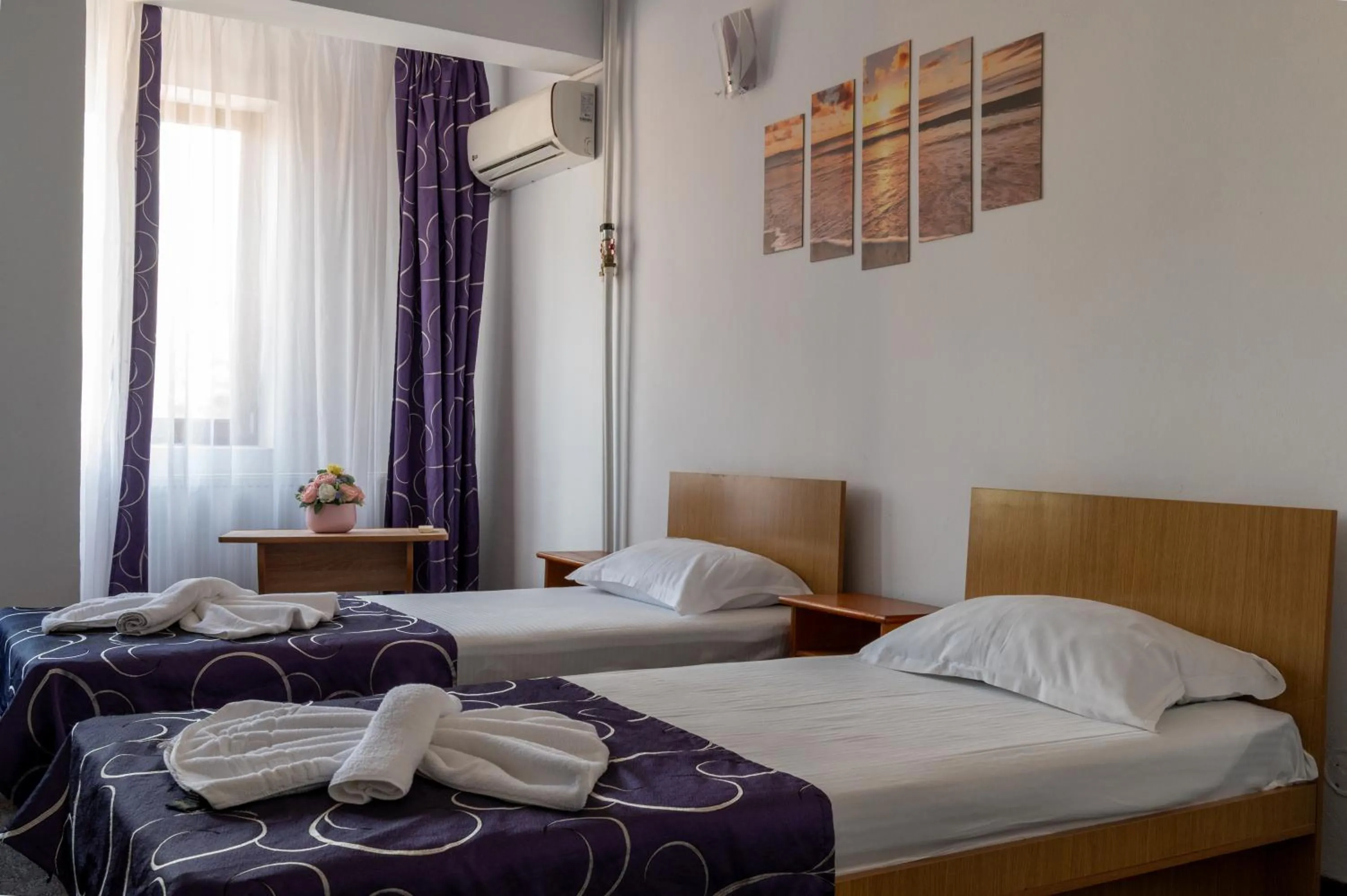 Photo of the whole room, Bed in Hotel Dobrogea