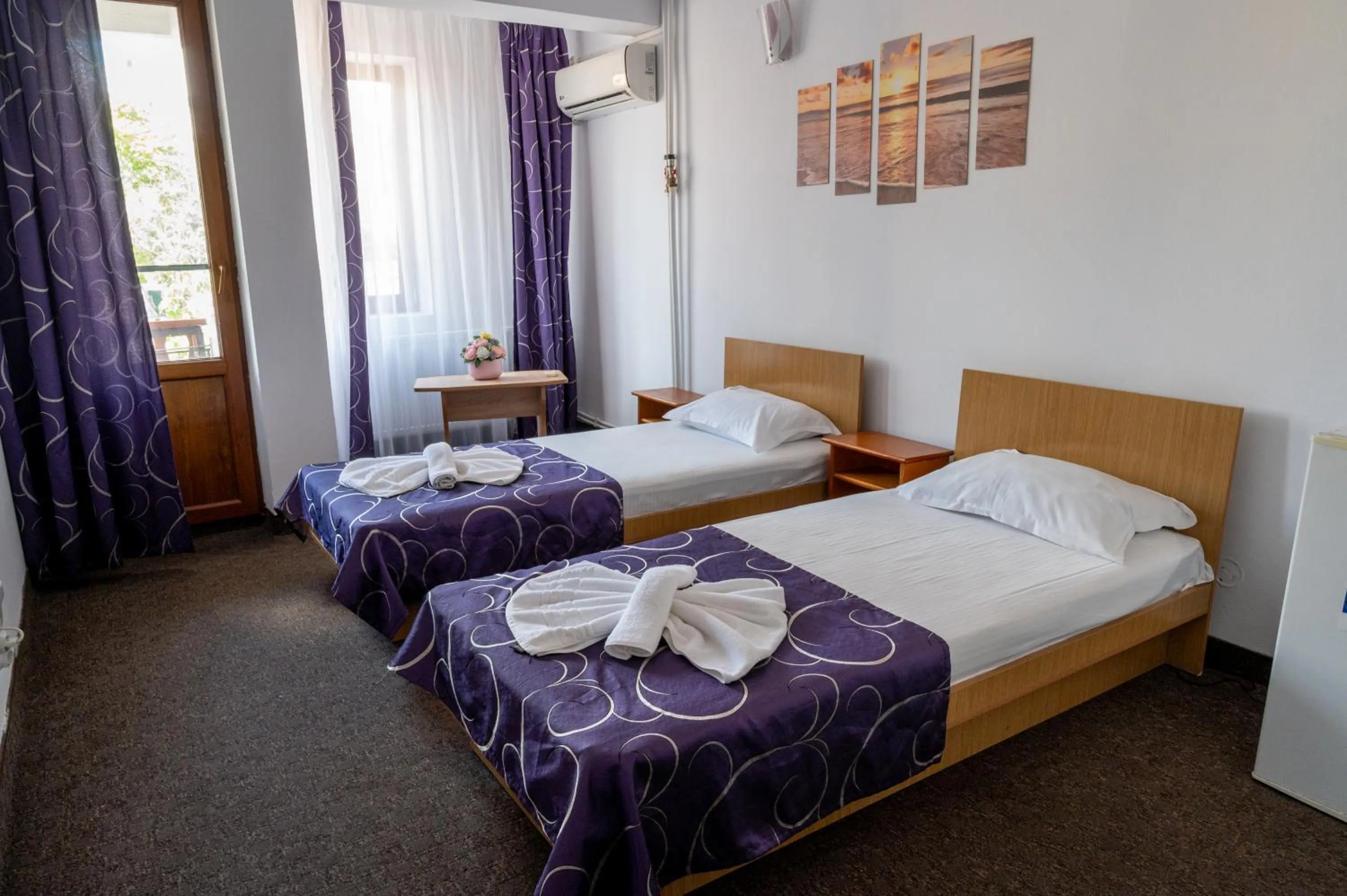 Photo of the whole room, Bed in Hotel Dobrogea