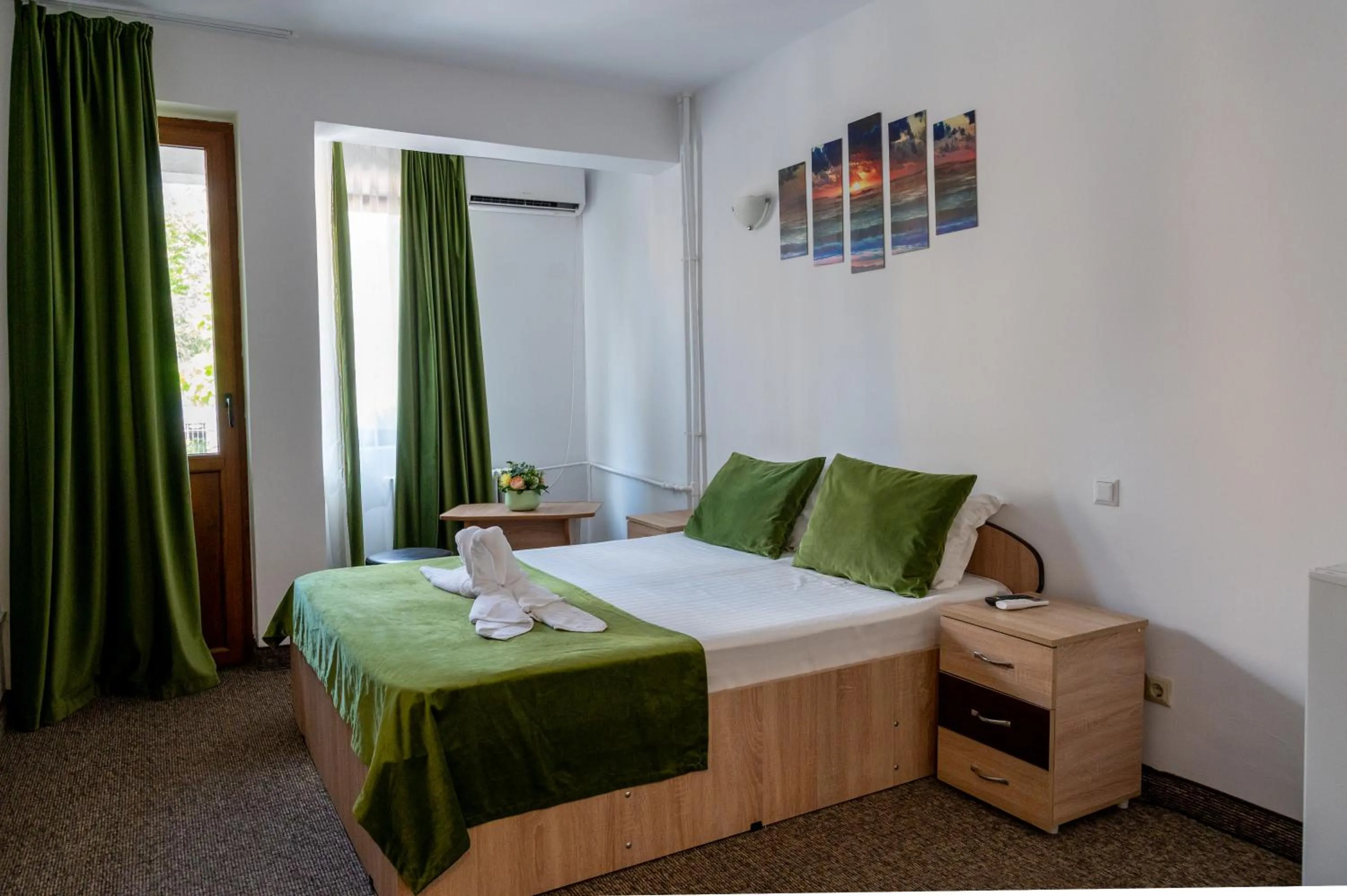 Photo of the whole room, Bed in Hotel Dobrogea