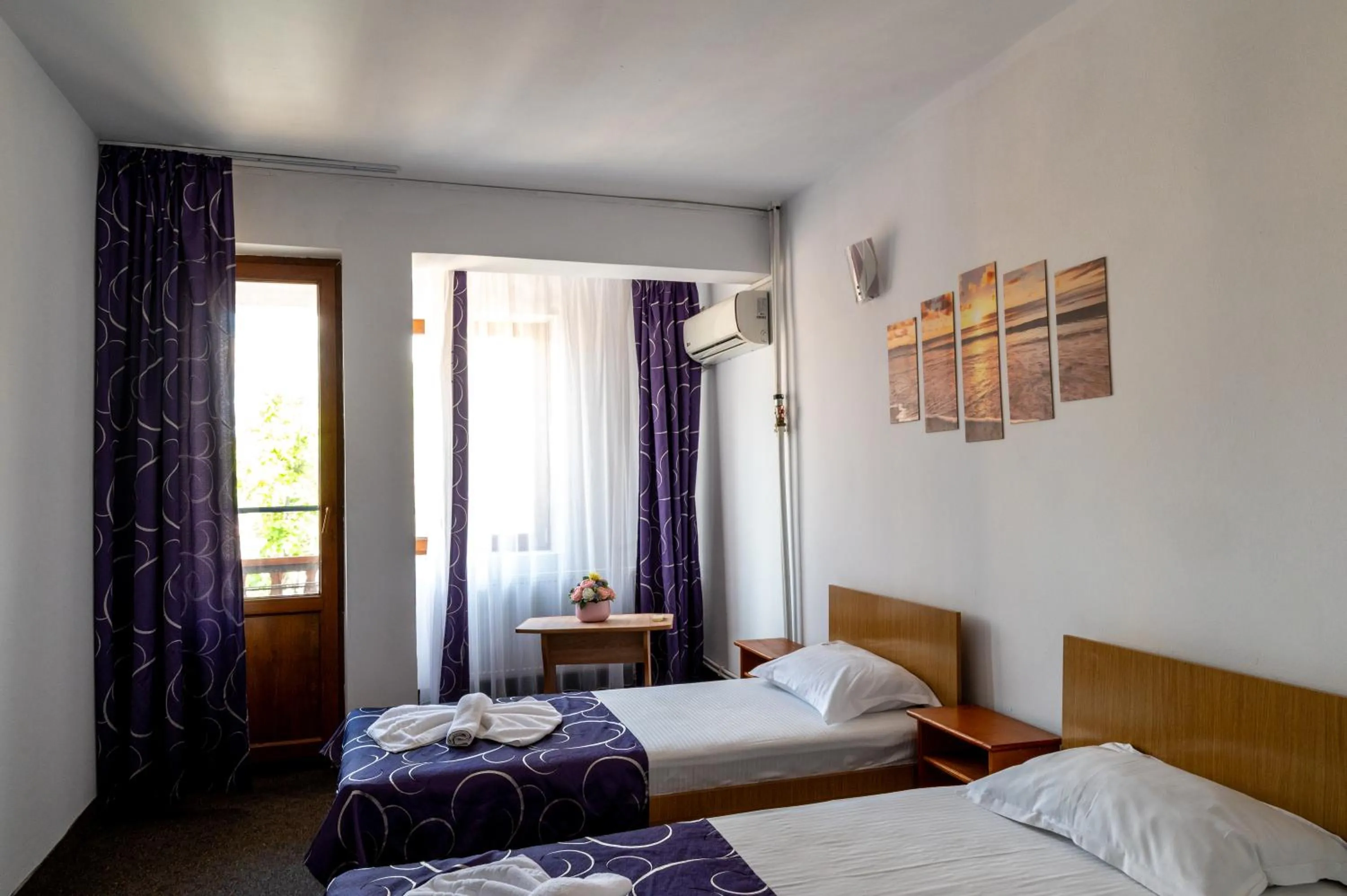 Photo of the whole room, Bed in Hotel Dobrogea