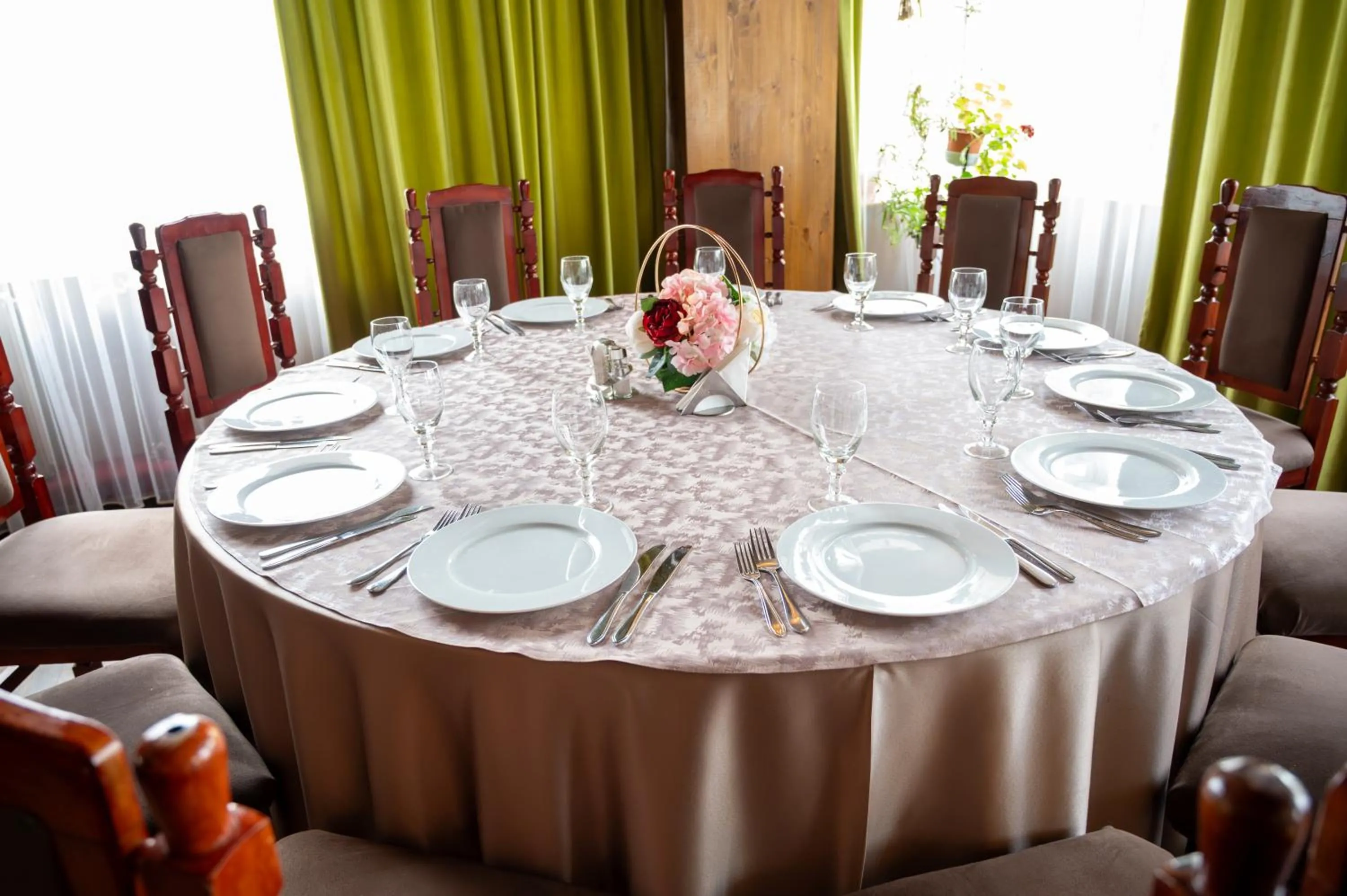 Restaurant/places to eat in Hotel Dobrogea