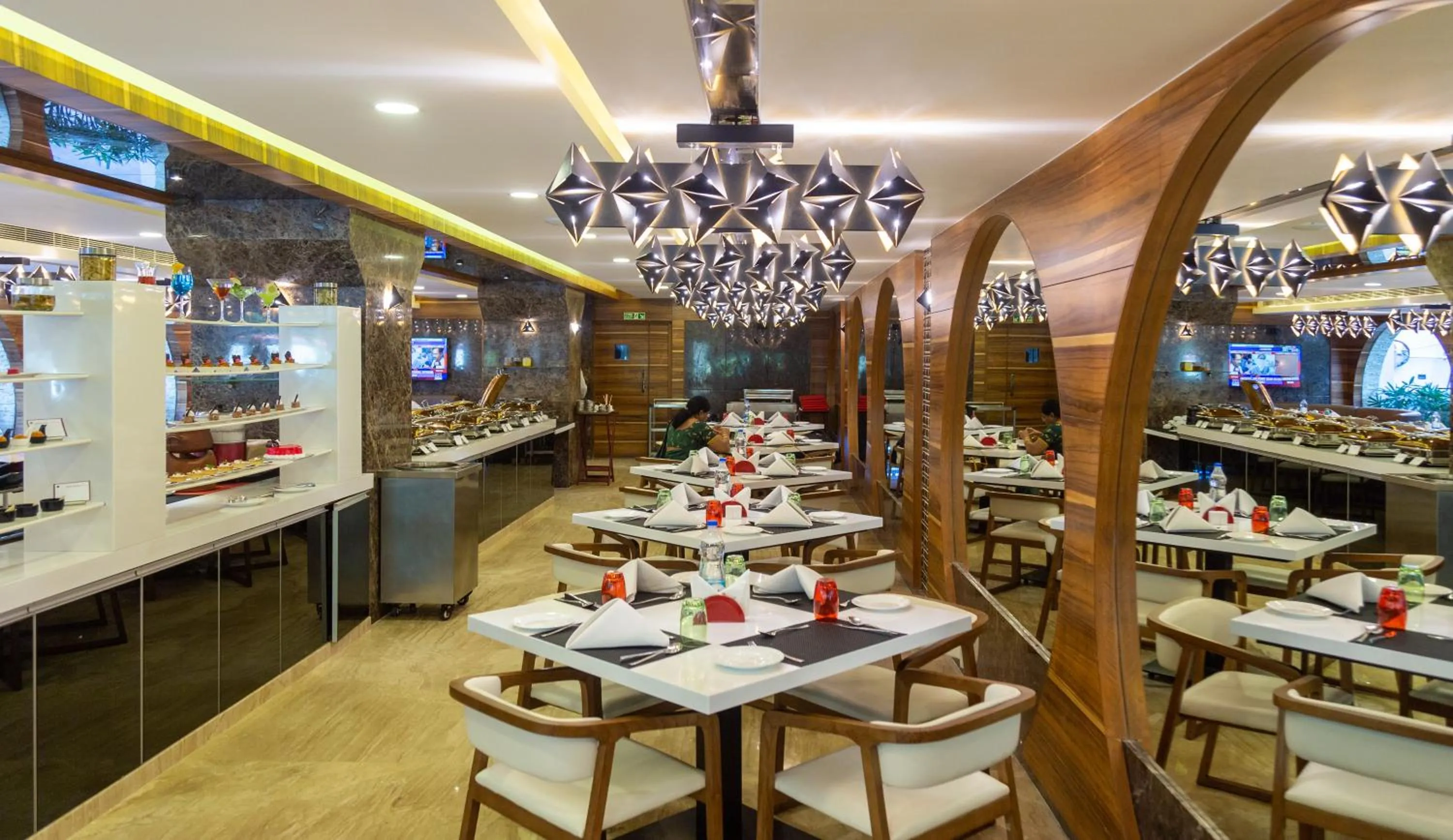 Restaurant/places to eat in Hotel Park Elanza Chennai