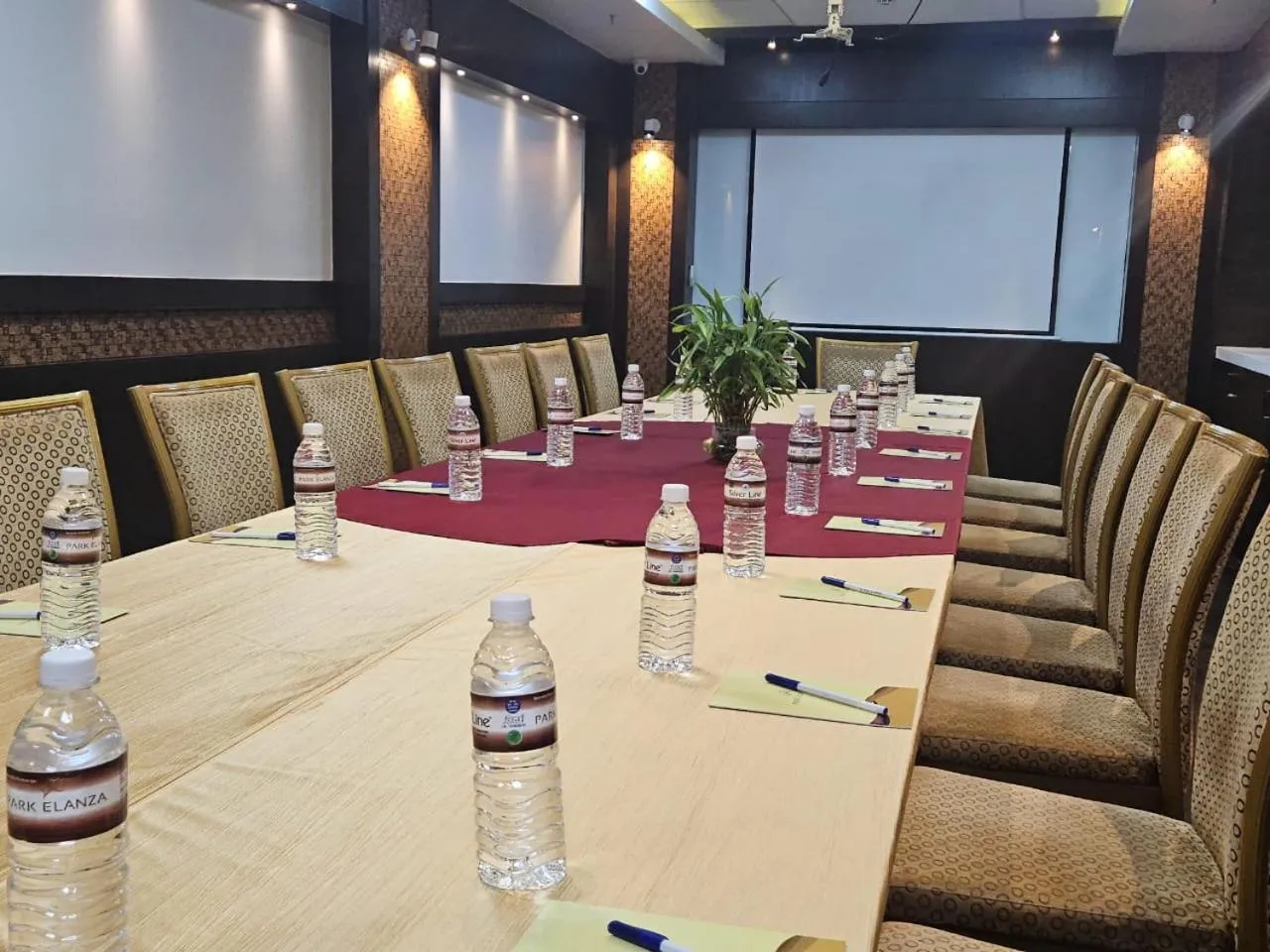 Meeting/conference room in Hotel Park Elanza Chennai
