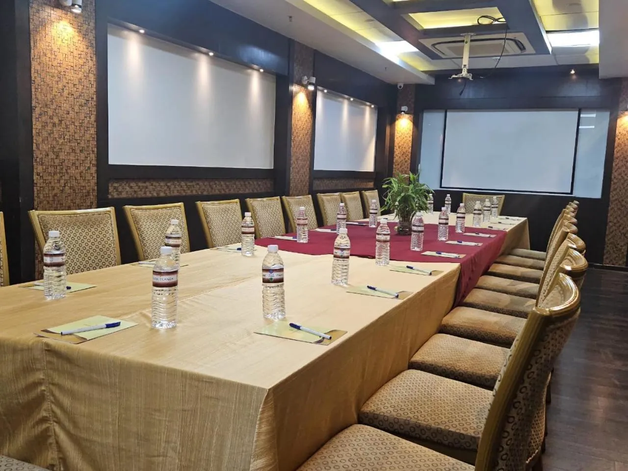 Meeting/conference room in Hotel Park Elanza Chennai