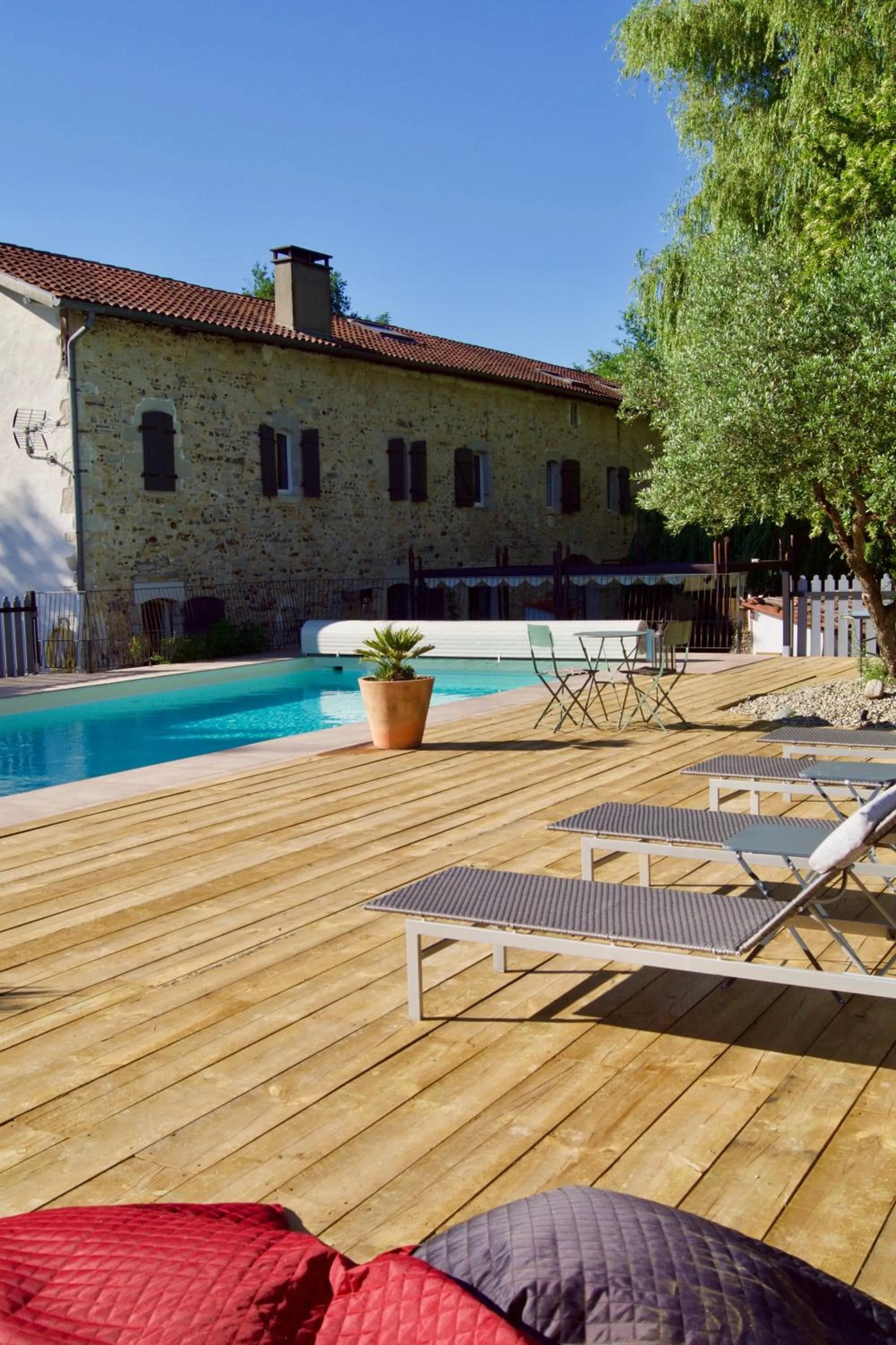 Property building in Maison Basta