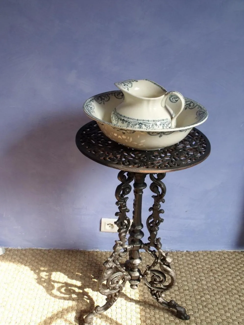 Decorative detail in Maison Basta