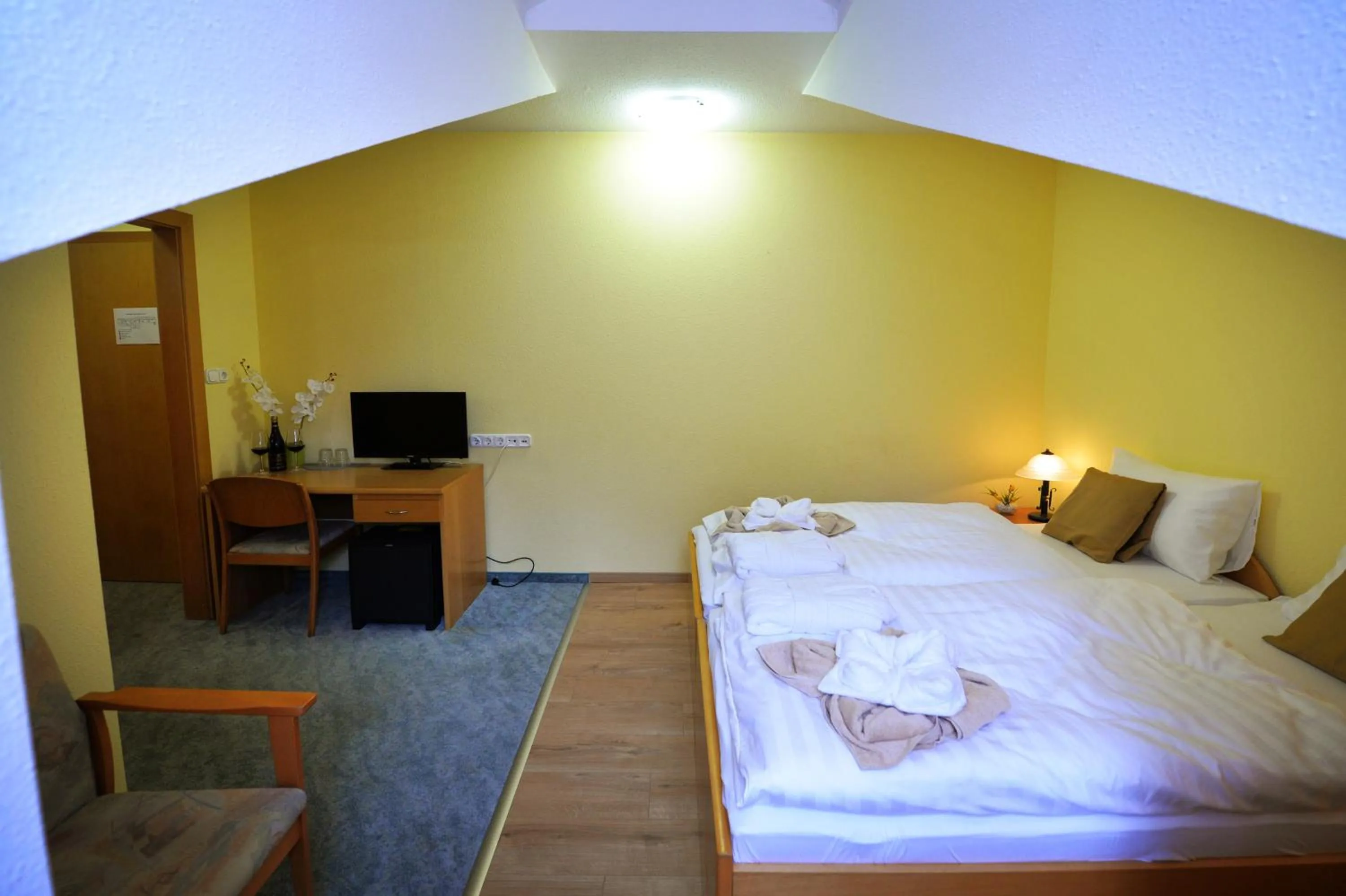 Bedroom, Bed in Panorama Hotel Noszvaj