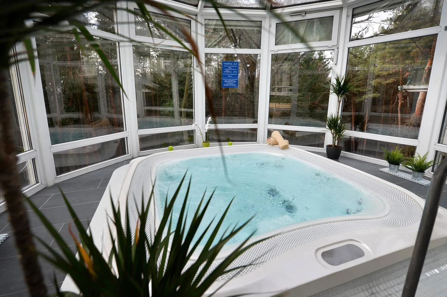 Hot Tub in Panorama Hotel Noszvaj