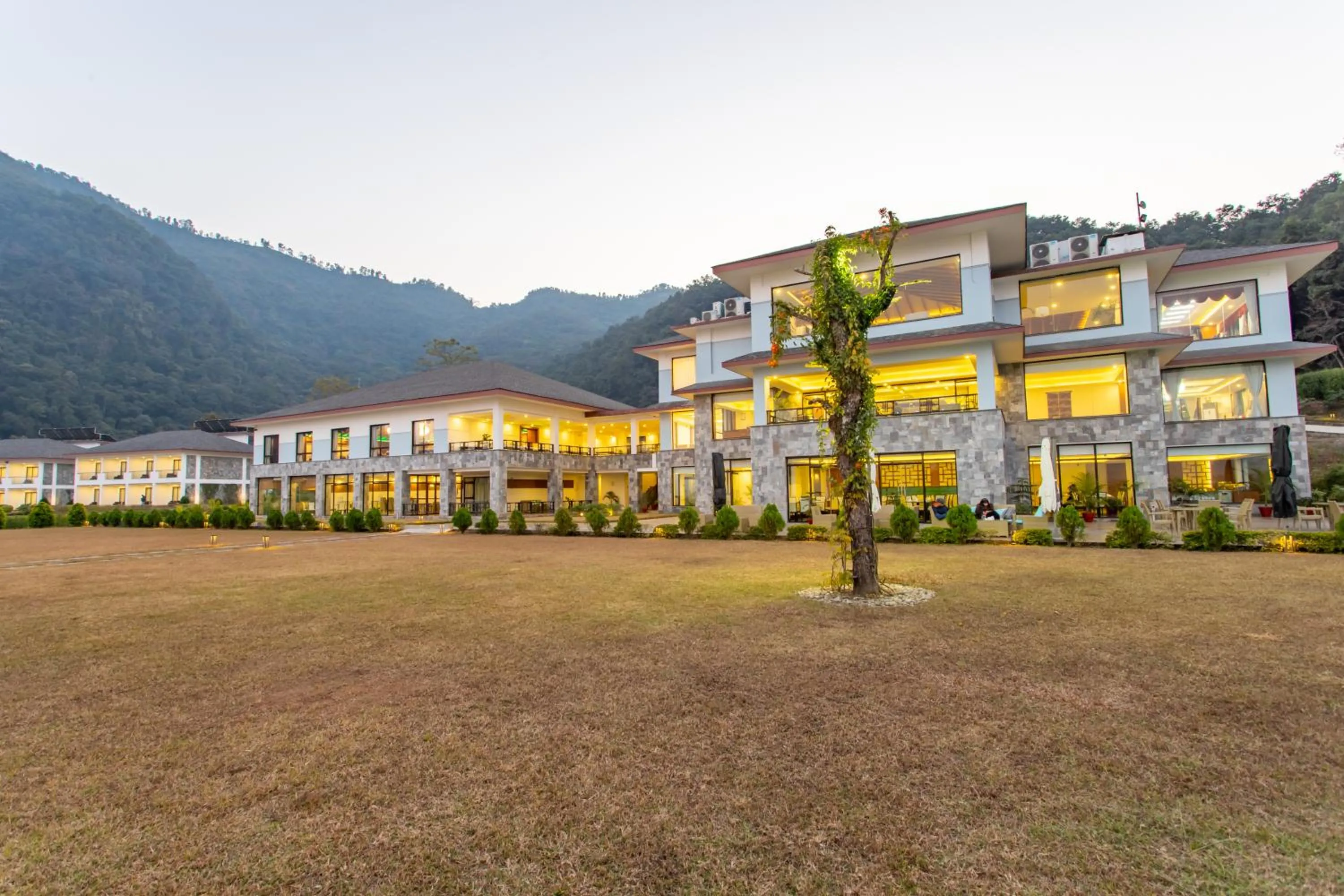 Garden in Mountain Glory Forest Resort and Spa, Pokhara
