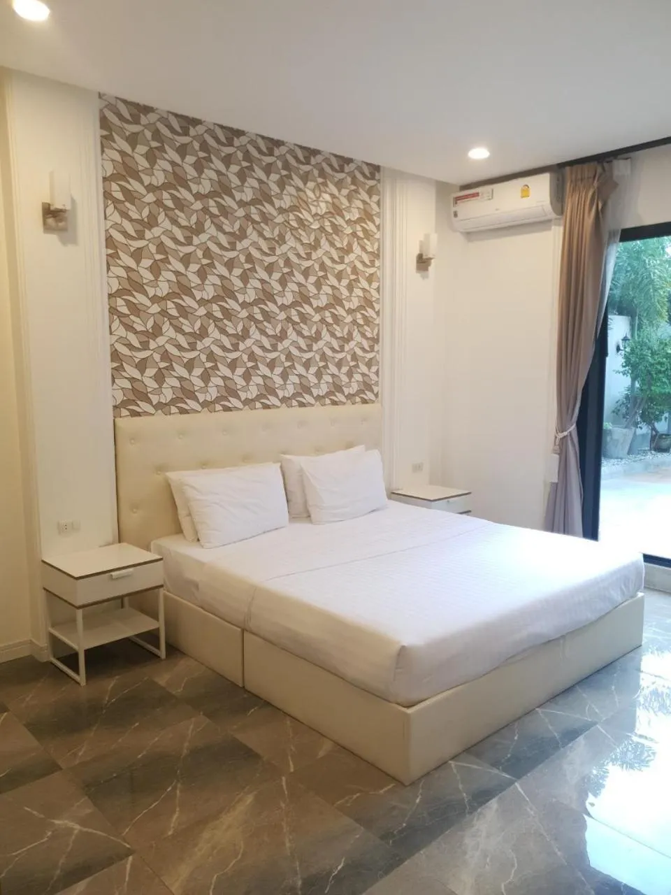 Bed in Top Pool Villa B5