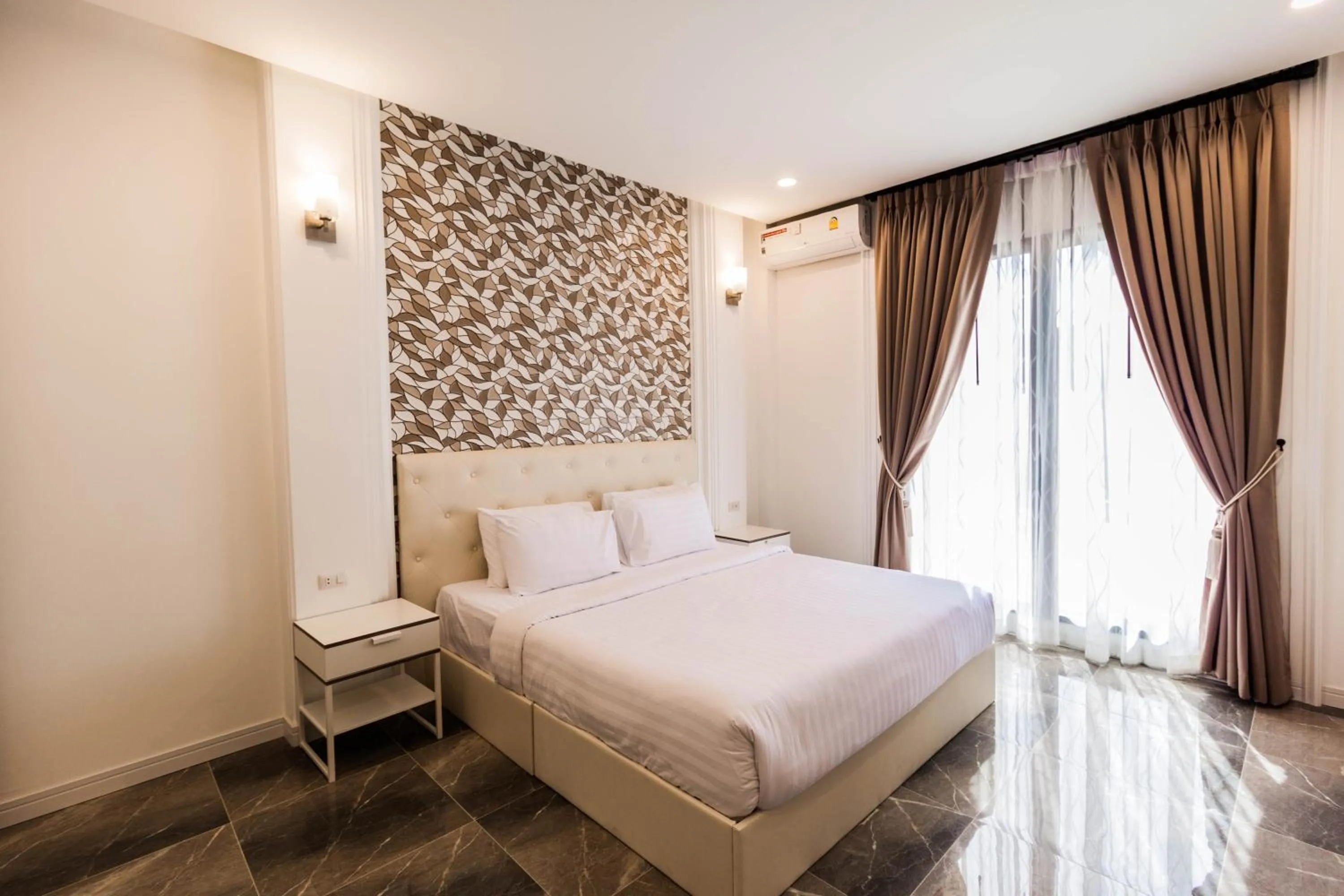 Bed in Top Pool Villa B5