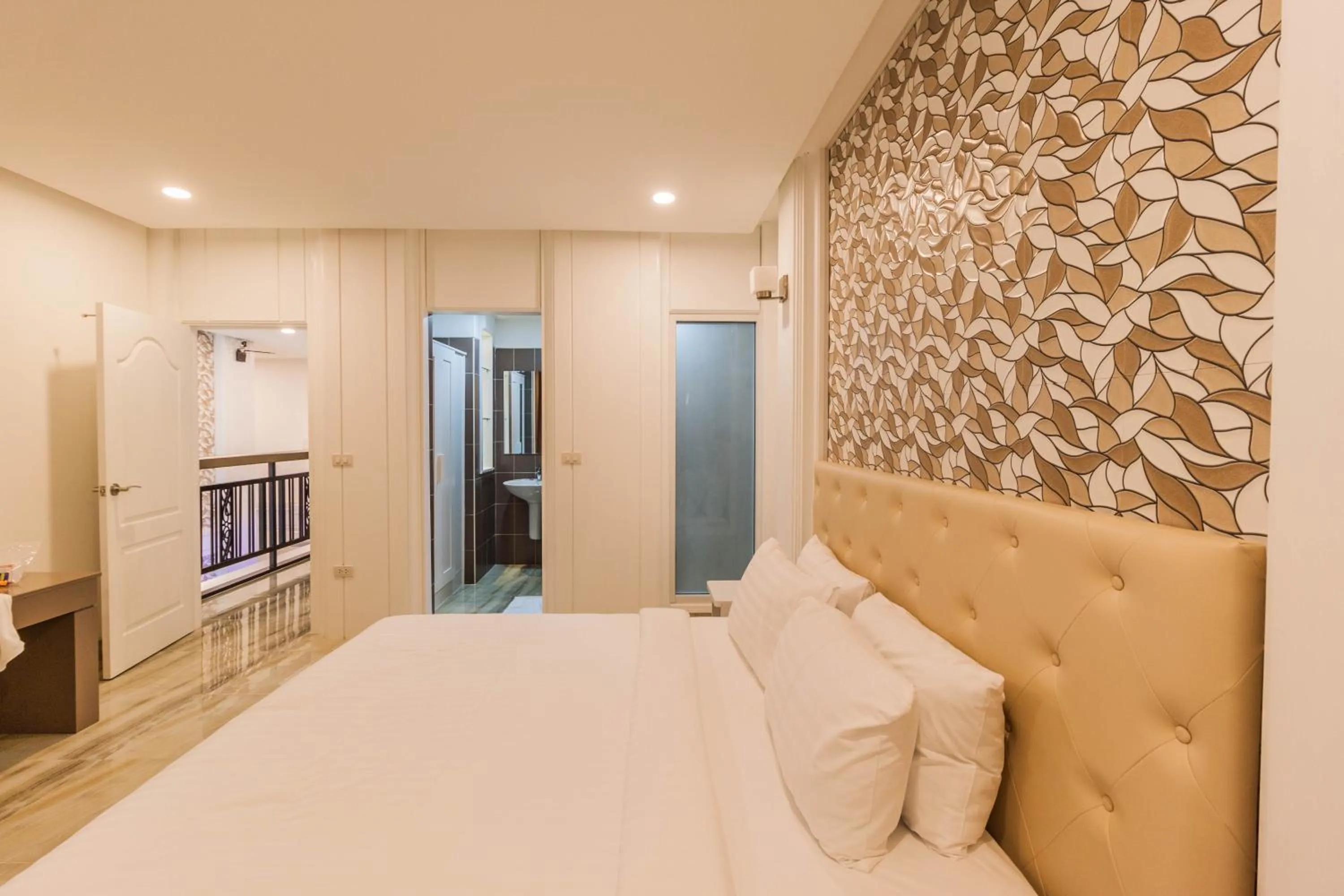 Bed in Top Pool Villa B5