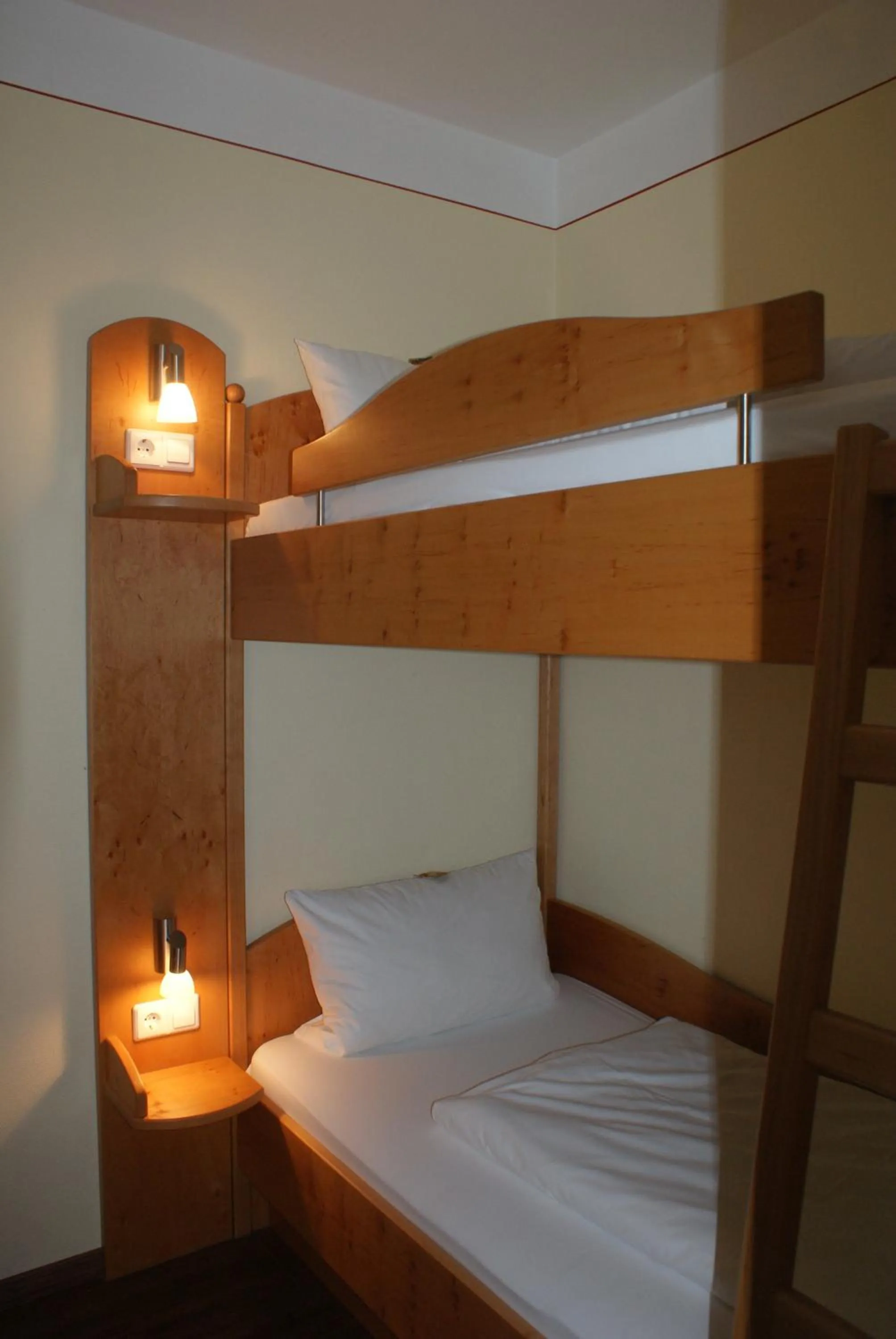bunk bed, Bed in Autenrieder Gästehaus Schlossbräu