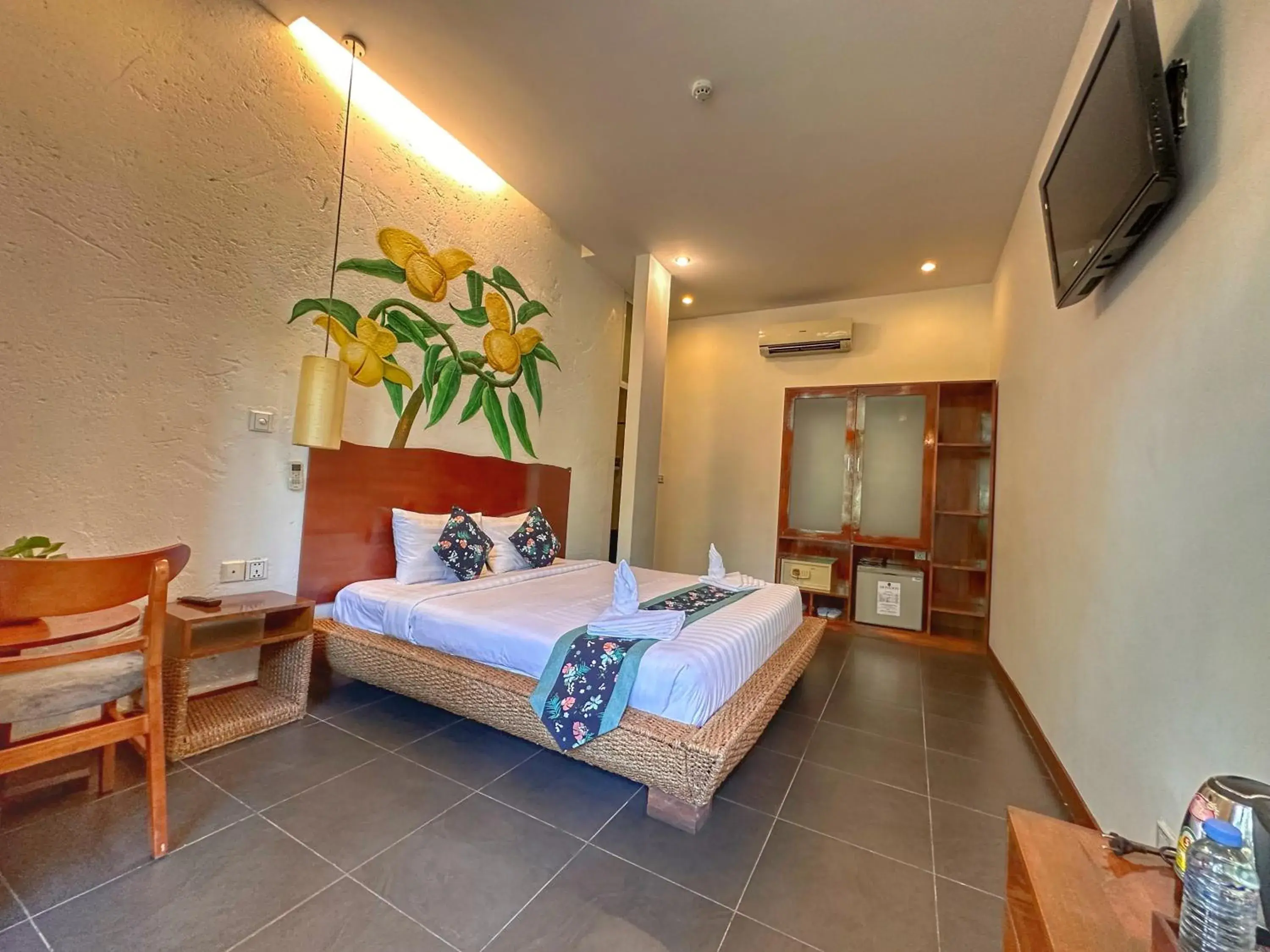 Bed in Monsoon Riverside Hotel Bed in Monsoon Riverside Hotel