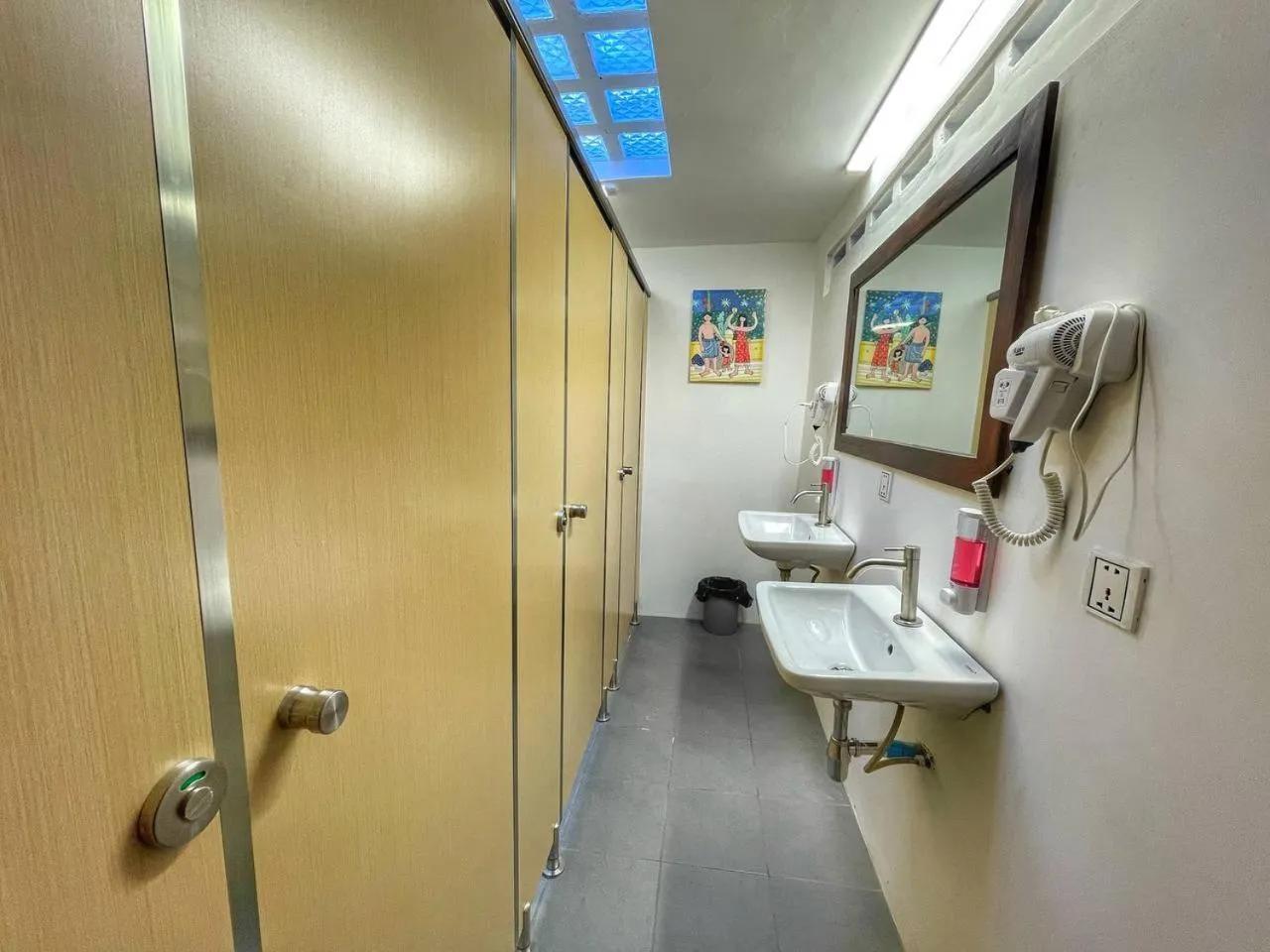 Bathroom in Monsoon Riverside Hotel