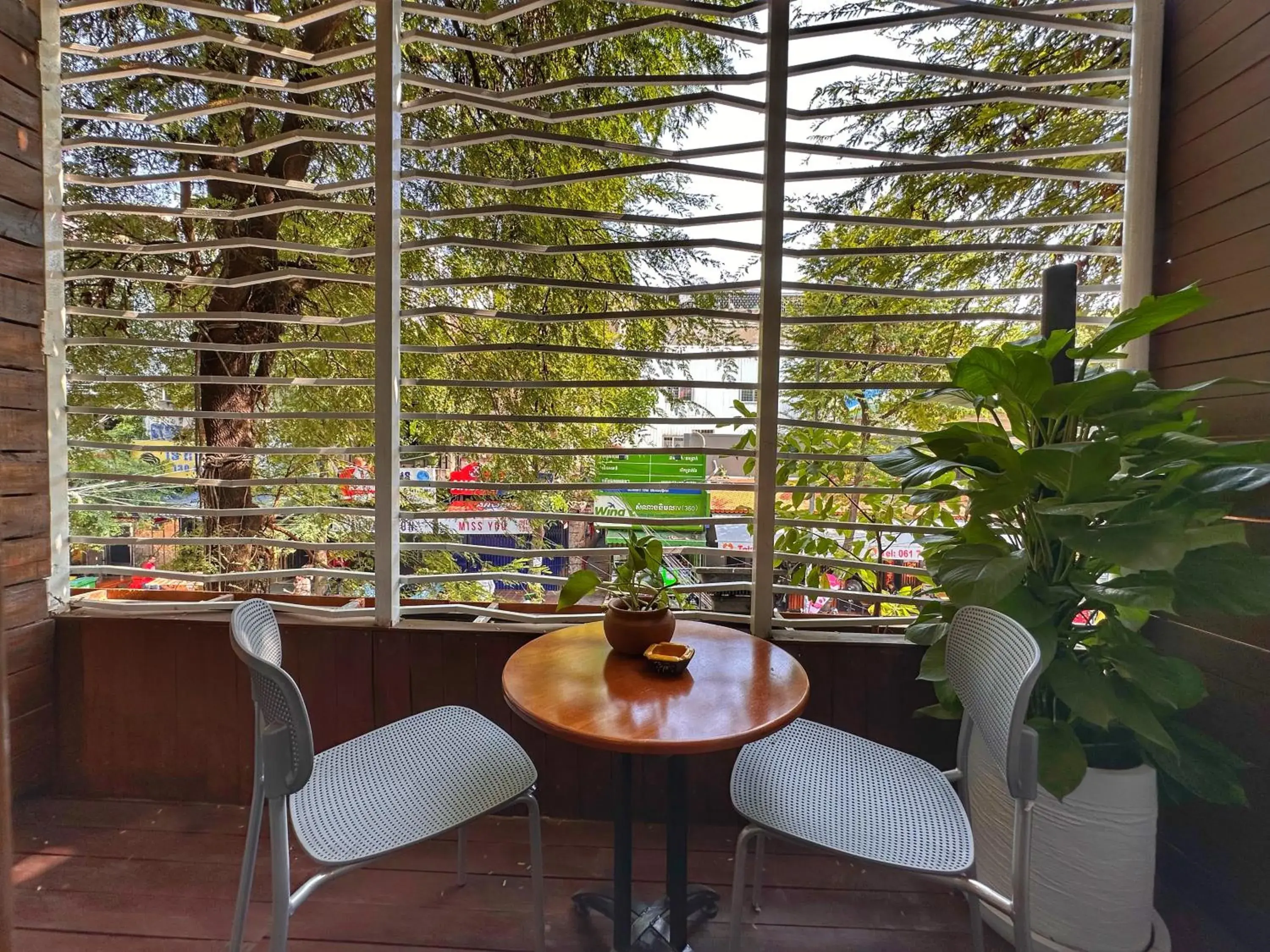 Deluxe Double with Balcony and Bathtub in Monsoon Riverside Hotel Deluxe Double with Balcony and Bathtub in Monsoon Riverside Hotel